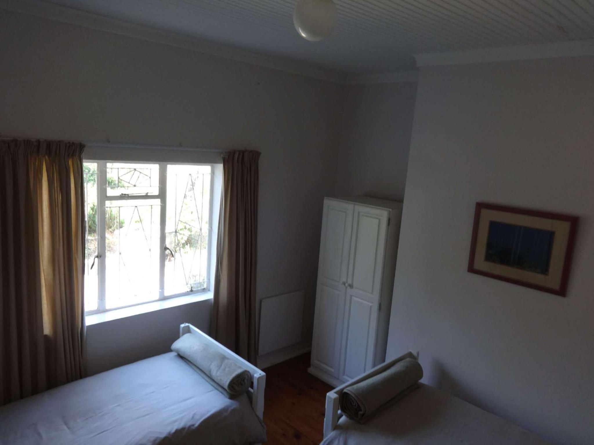 Four-Bedroom House - Photo 5