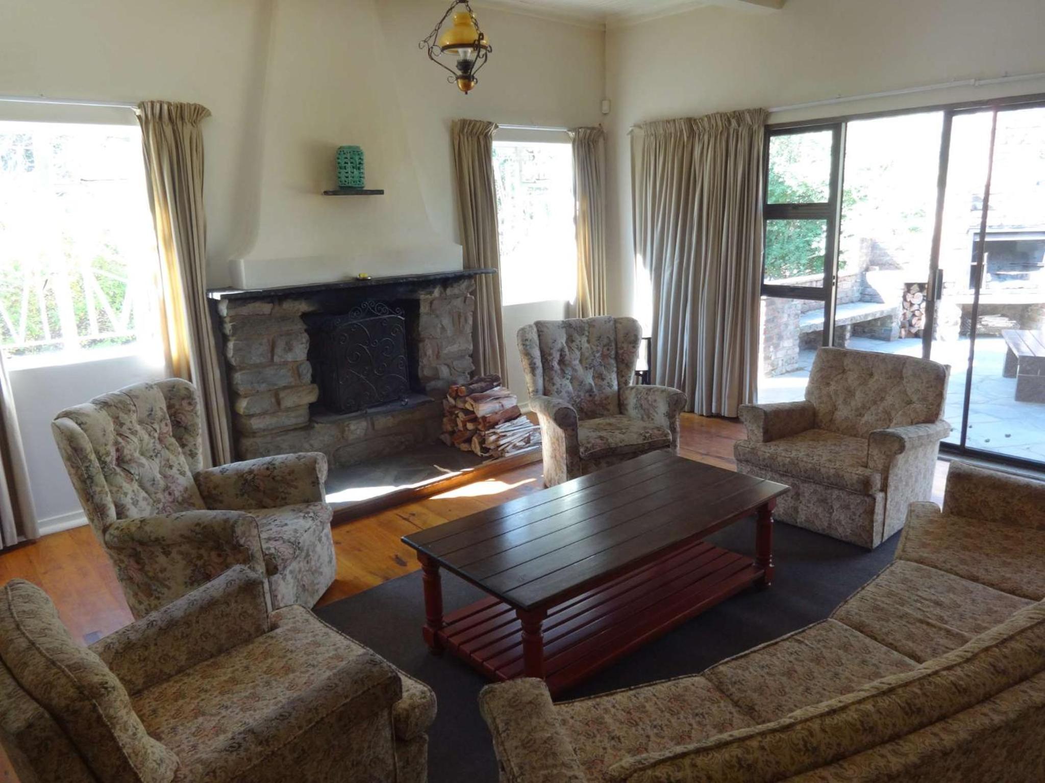 Four-Bedroom House - Photo 3