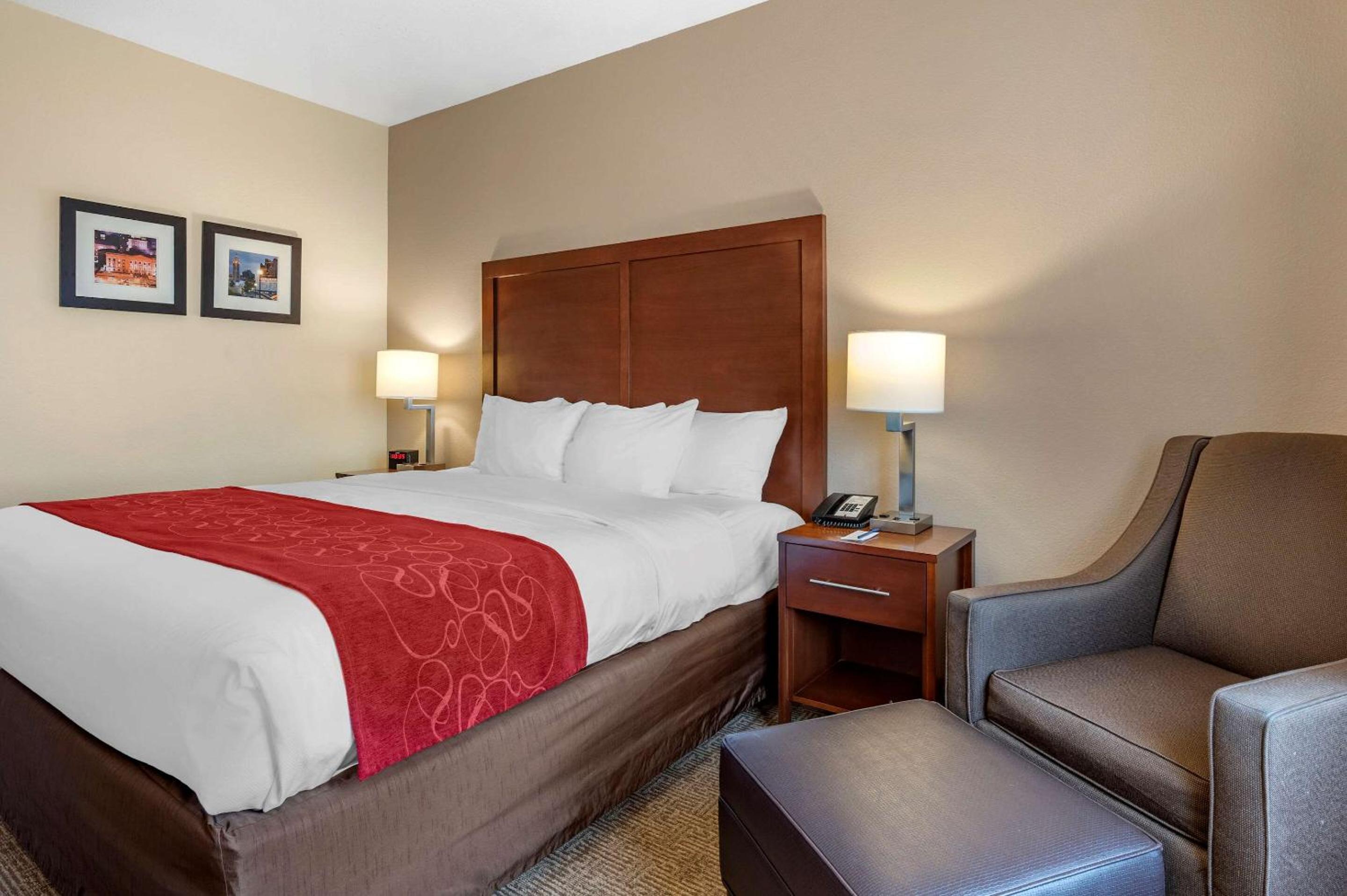 King Room - Accessible/Non-Smoking - Photo 2