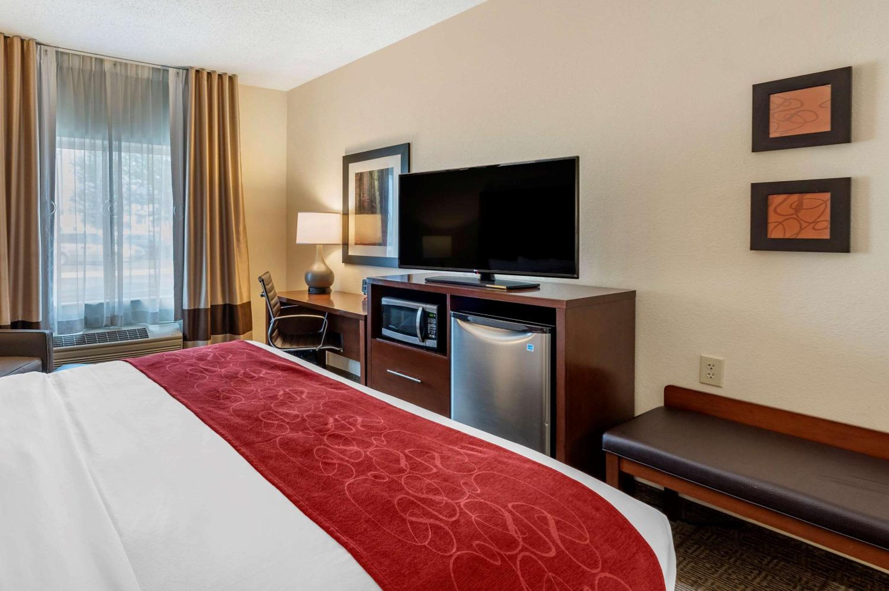 King Room - Accessible/Non-Smoking - Photo 3