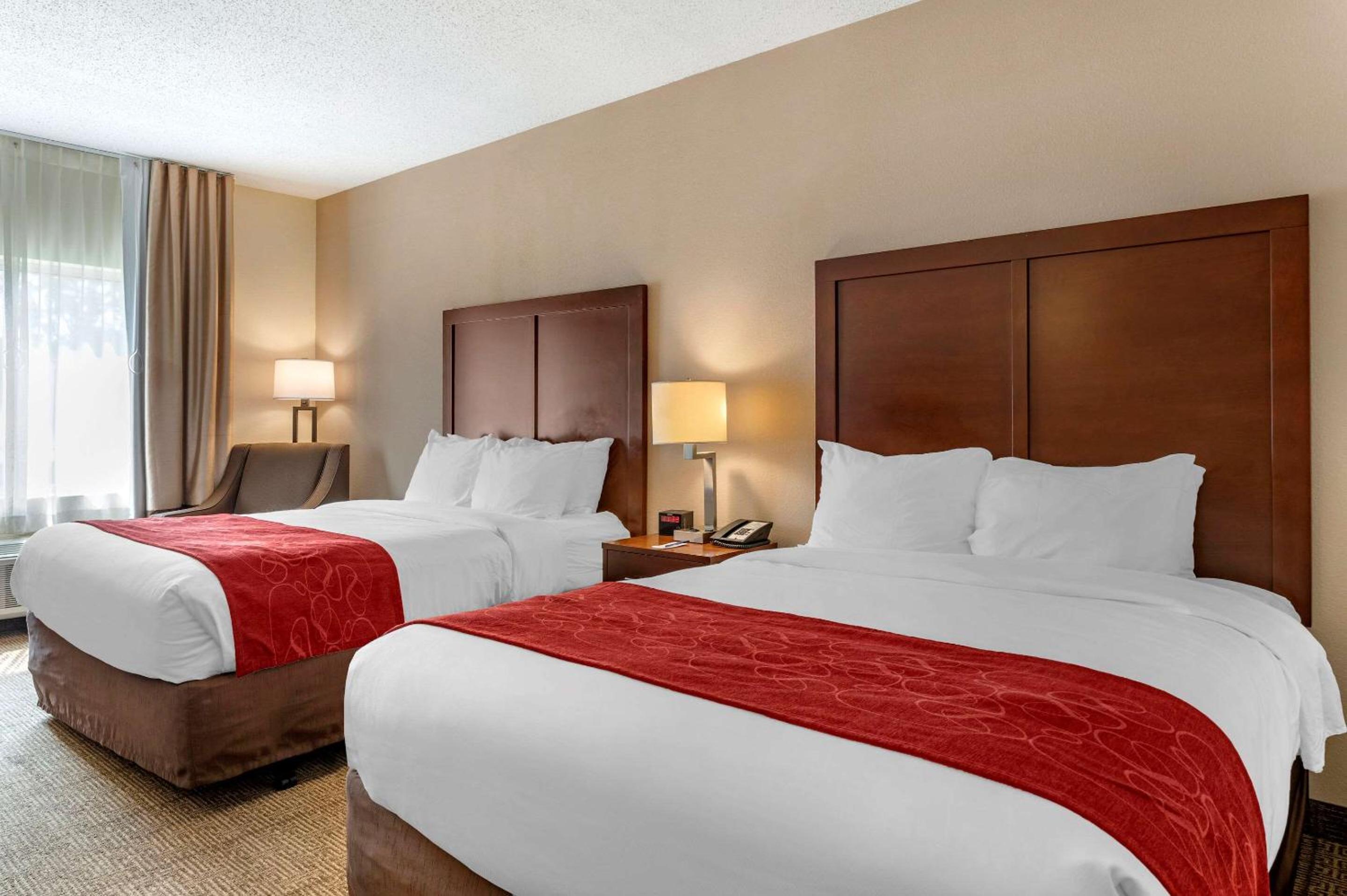 Queen Room with Two Queen Beds with Accessible Tub - Accessible/Non-Smoking - Photo 1