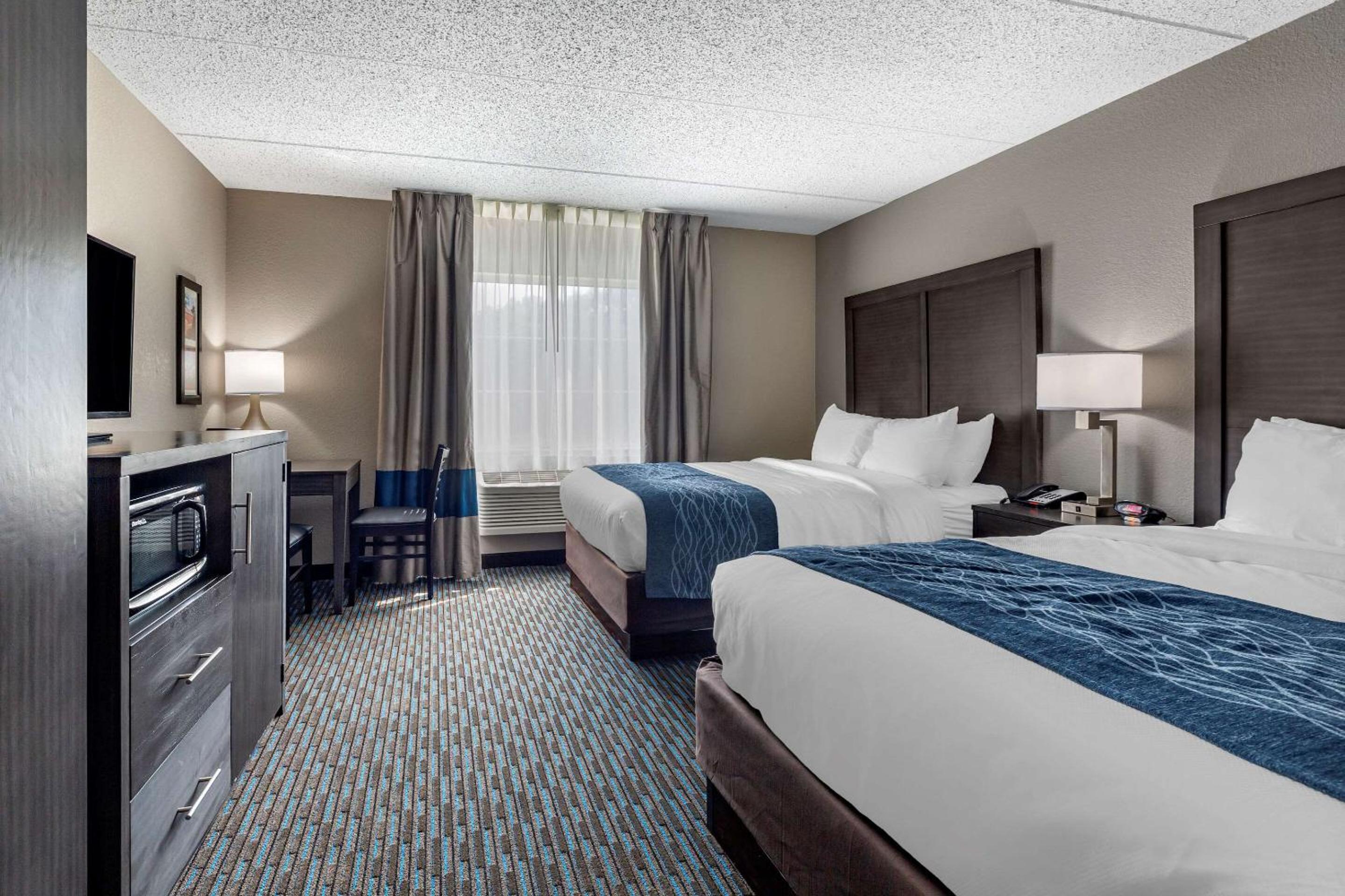 Queen Room with Two Queen Beds - Accessible/Non-Smoking 
