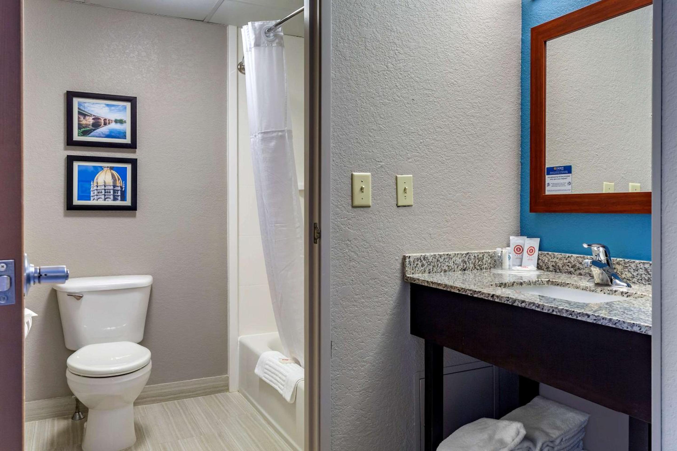 Queen Room with Two Queen Beds - Non-Smoking
