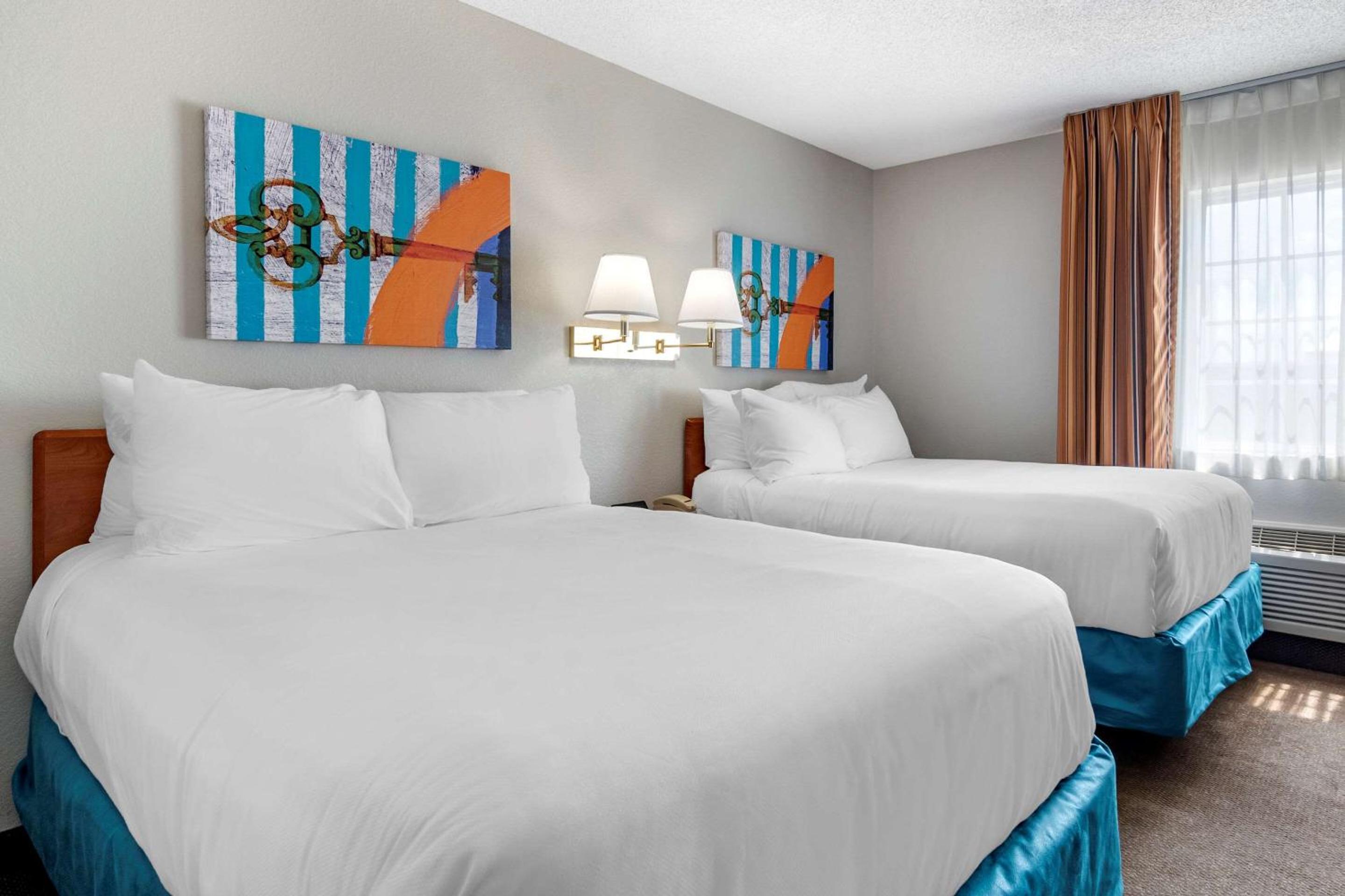 Double Room with Two Double Beds - Non Smoking - Photo 1