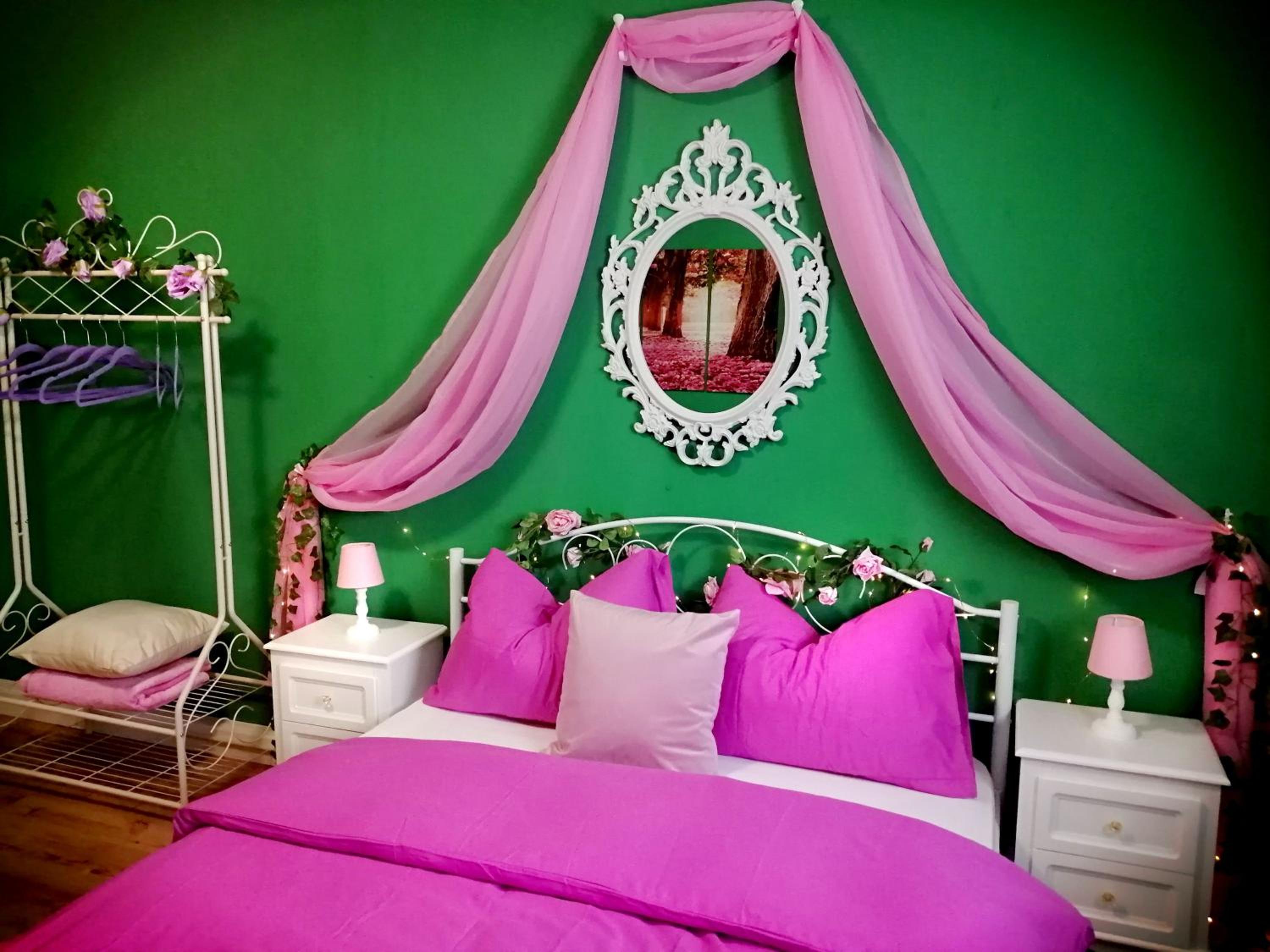 Double Room with Shared Bathroom photo 3