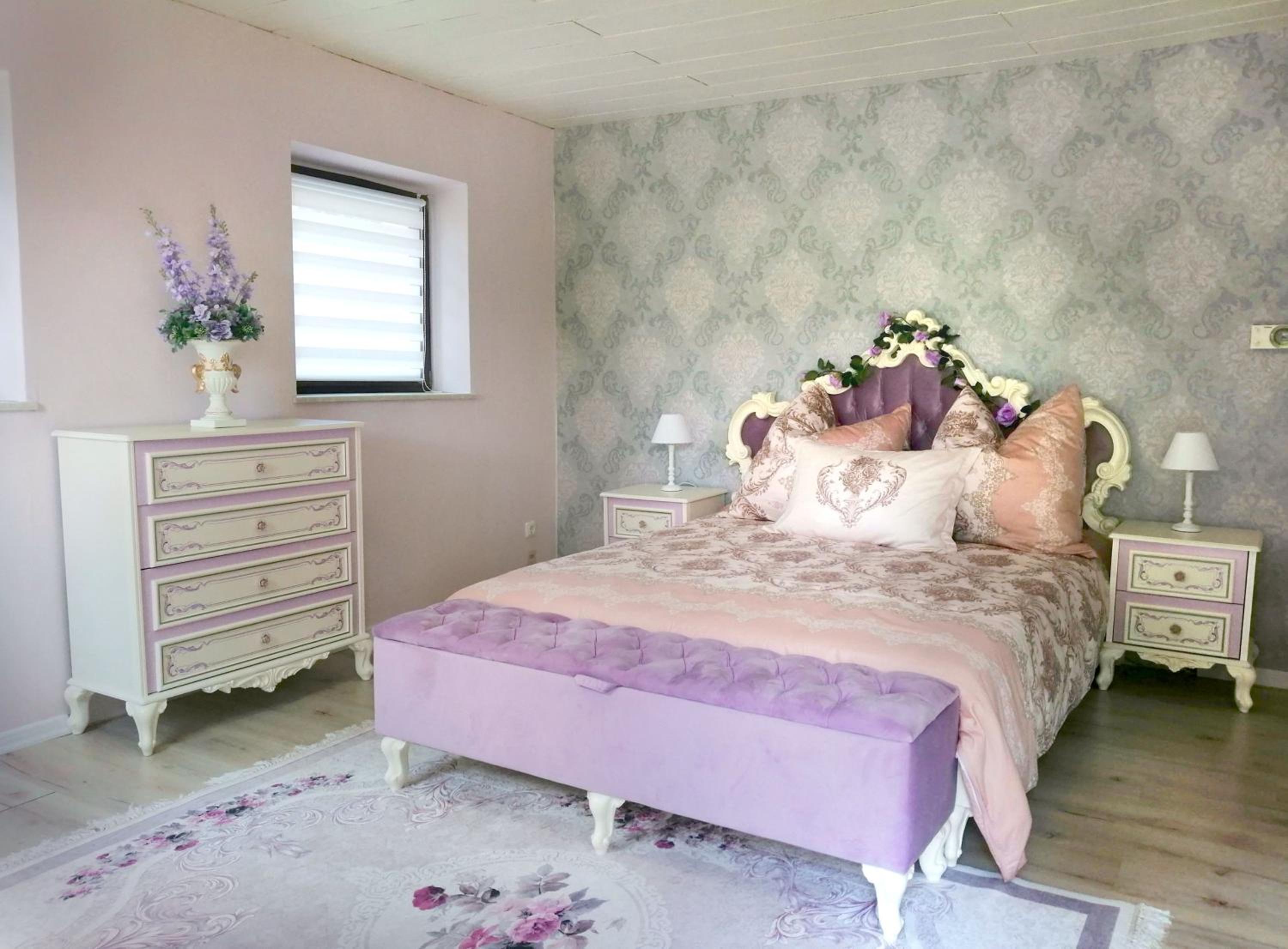 Double Room with Shared Bathroom photo 2