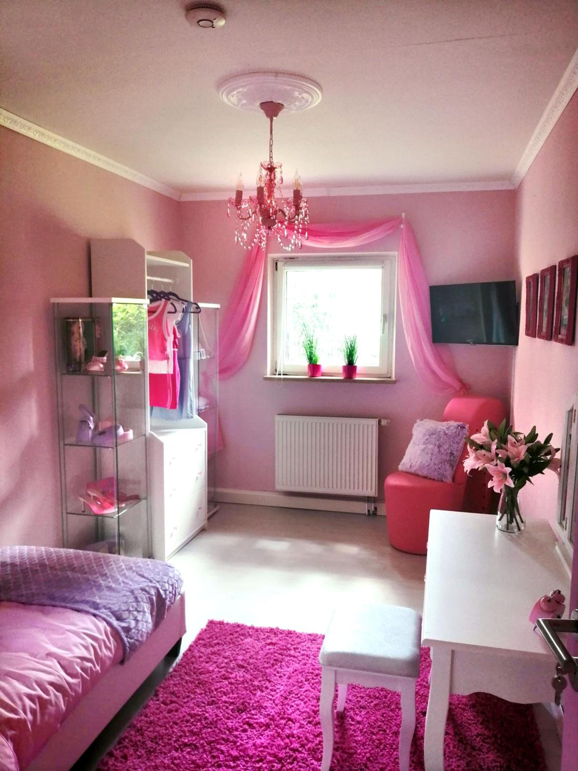 Single Room with Shared Bathroom photo 3