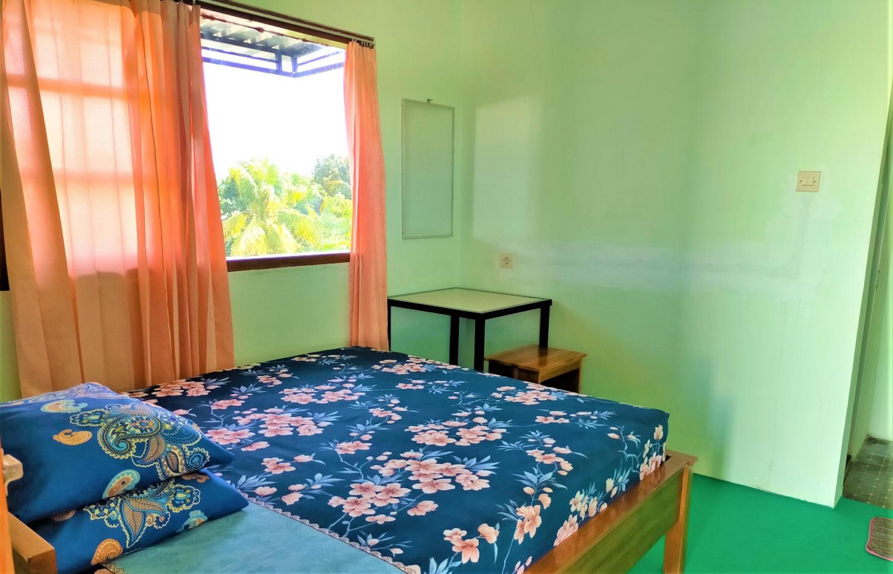 Standard Double Room - Photo 9