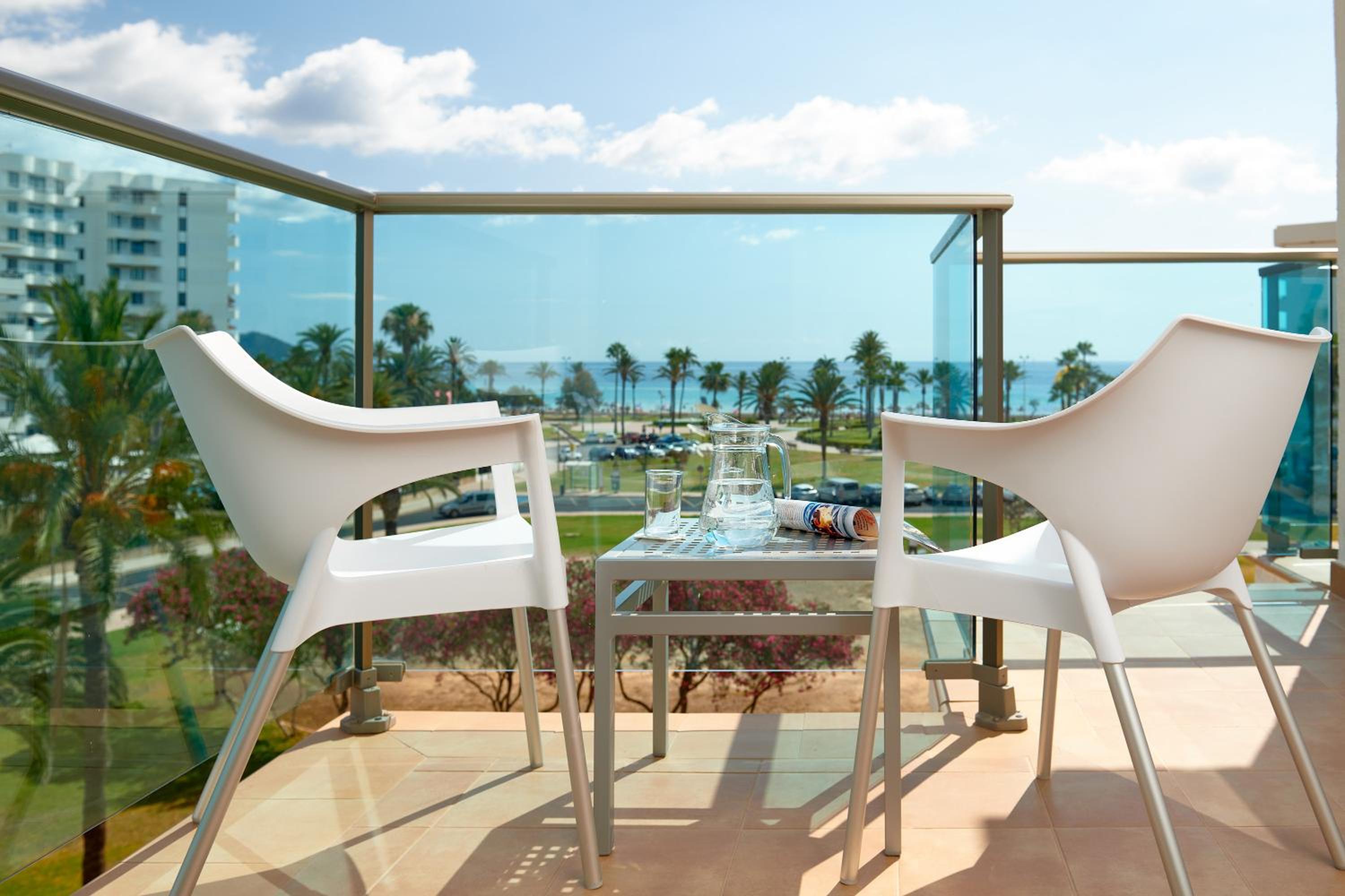 Junior Suite with Sea View - Photo 3
