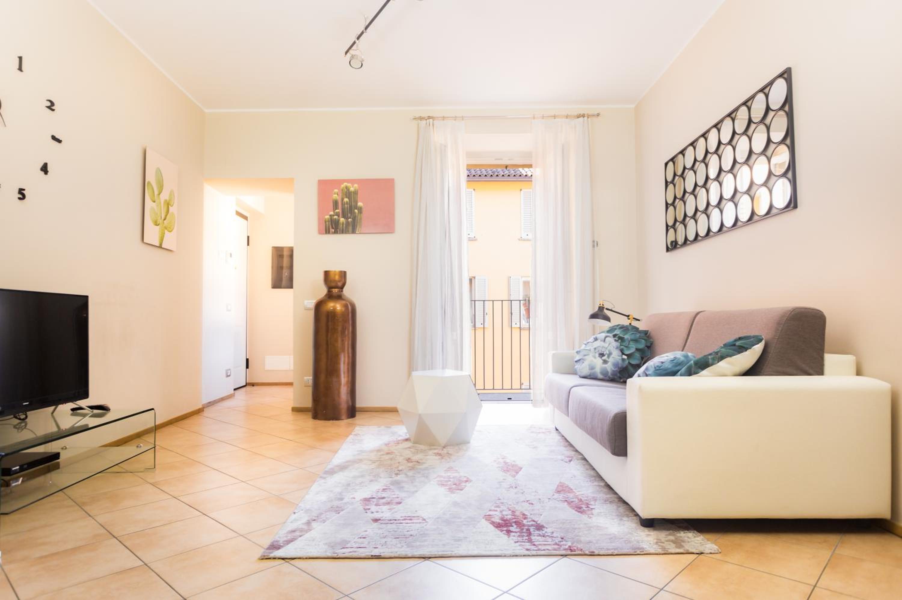 One-Bedroom Apartment with Balcony - Via Vittorio Emanuele 72