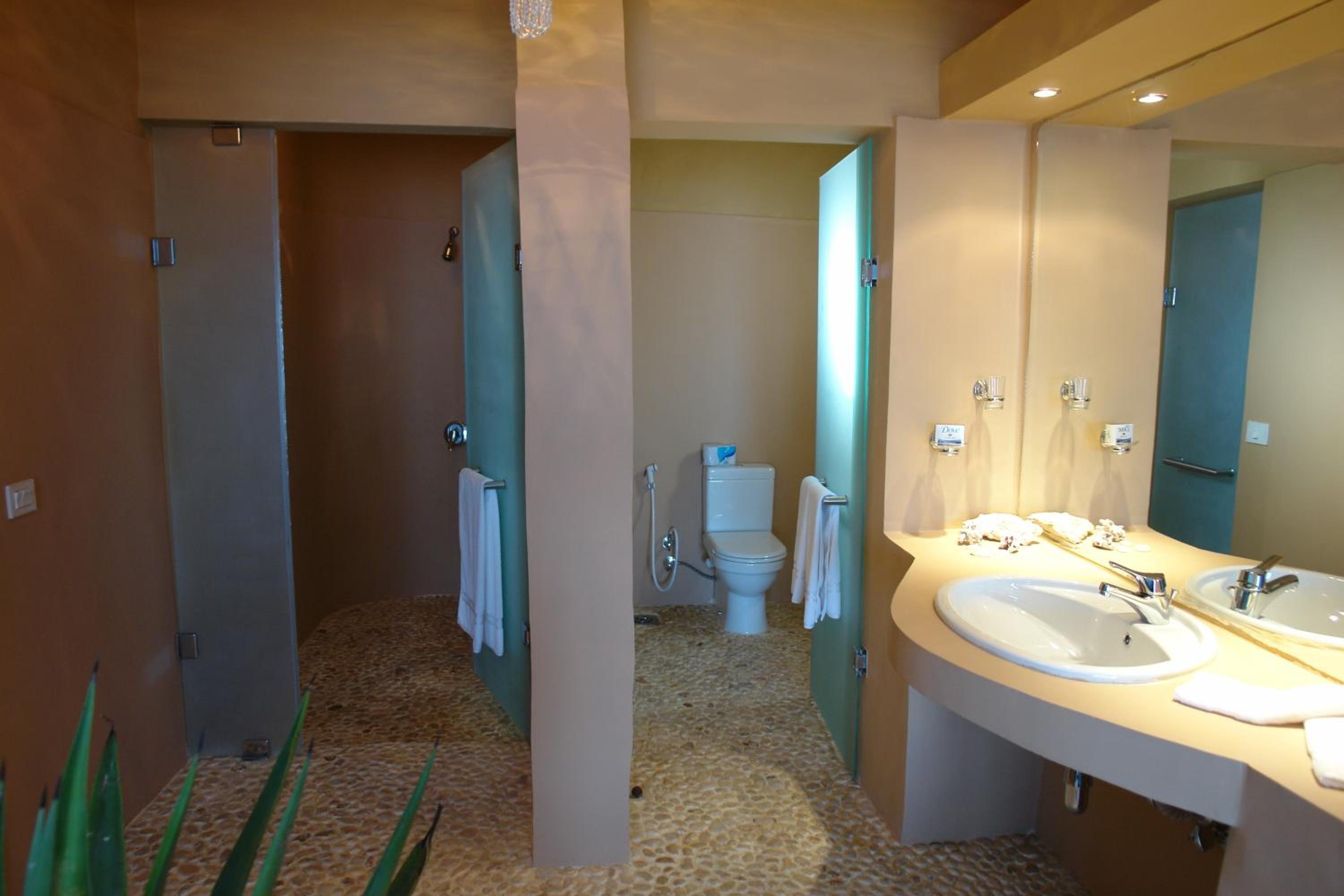 Deluxe Double or Twin Bungalow with Sea View photo 2