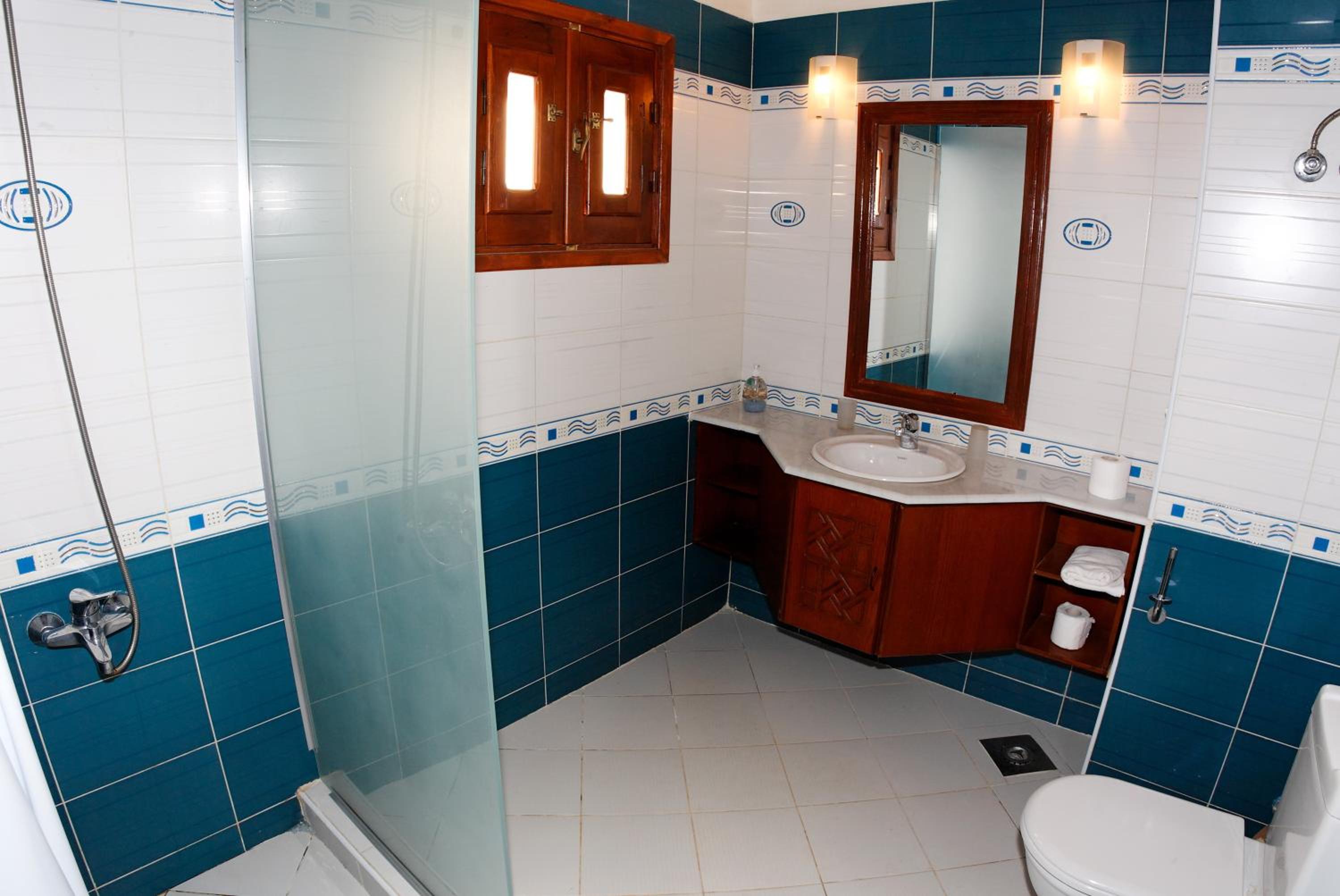 Double or Twin Bungalow with Sea View photo 3