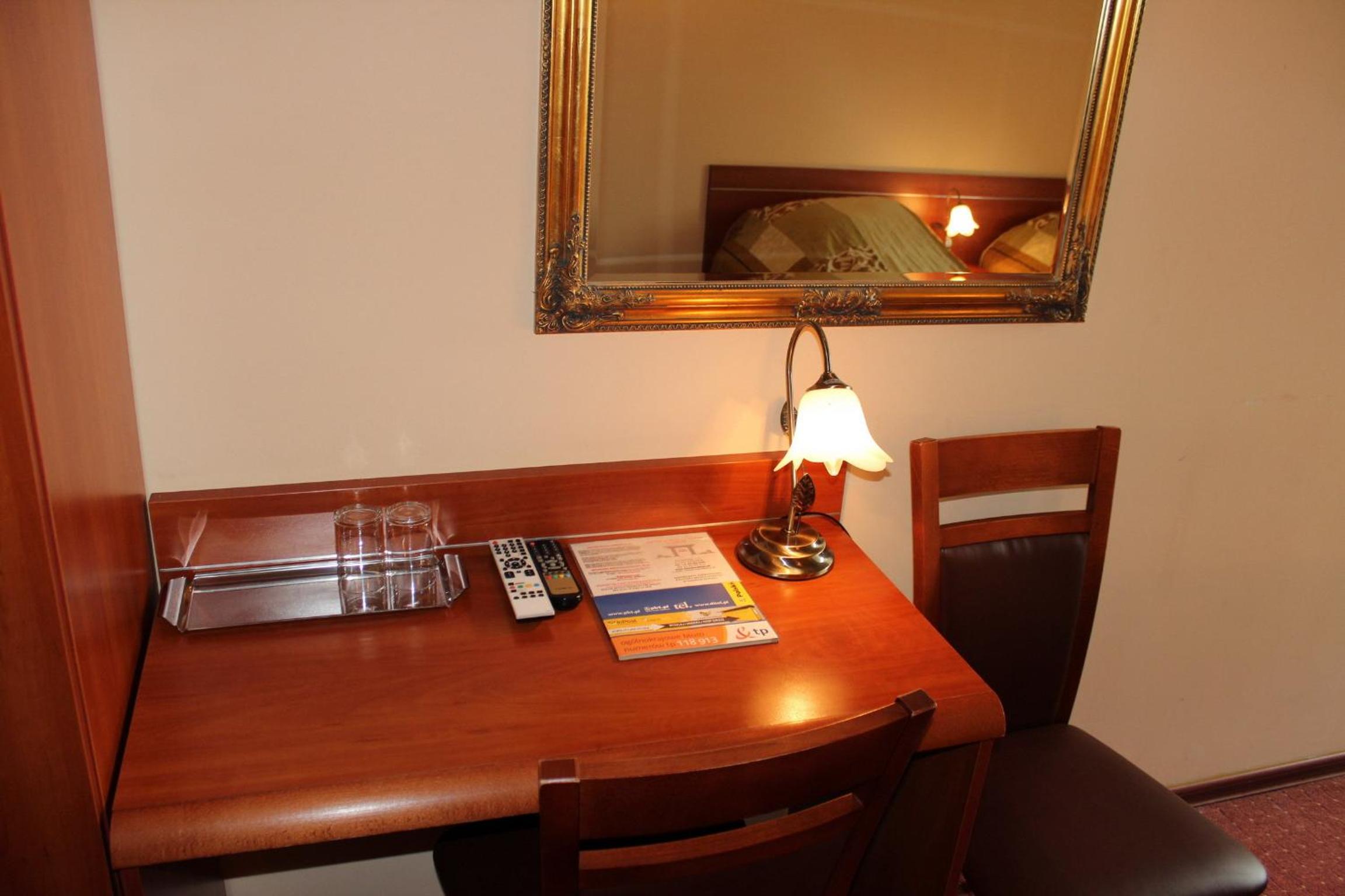 Double or Twin Room - Photo 9