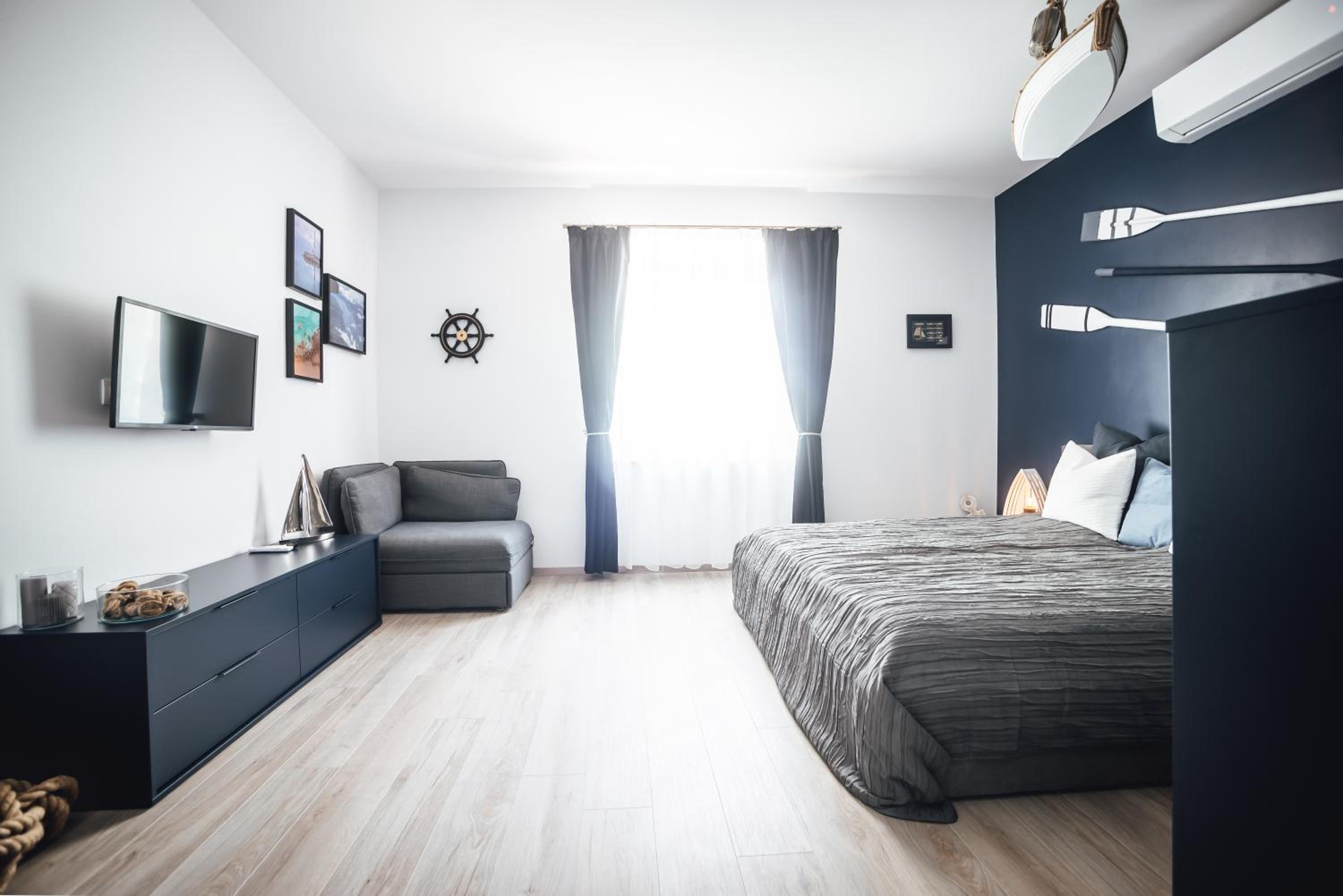 Deluxe Room (2 Adults + 1 Child) photo 2