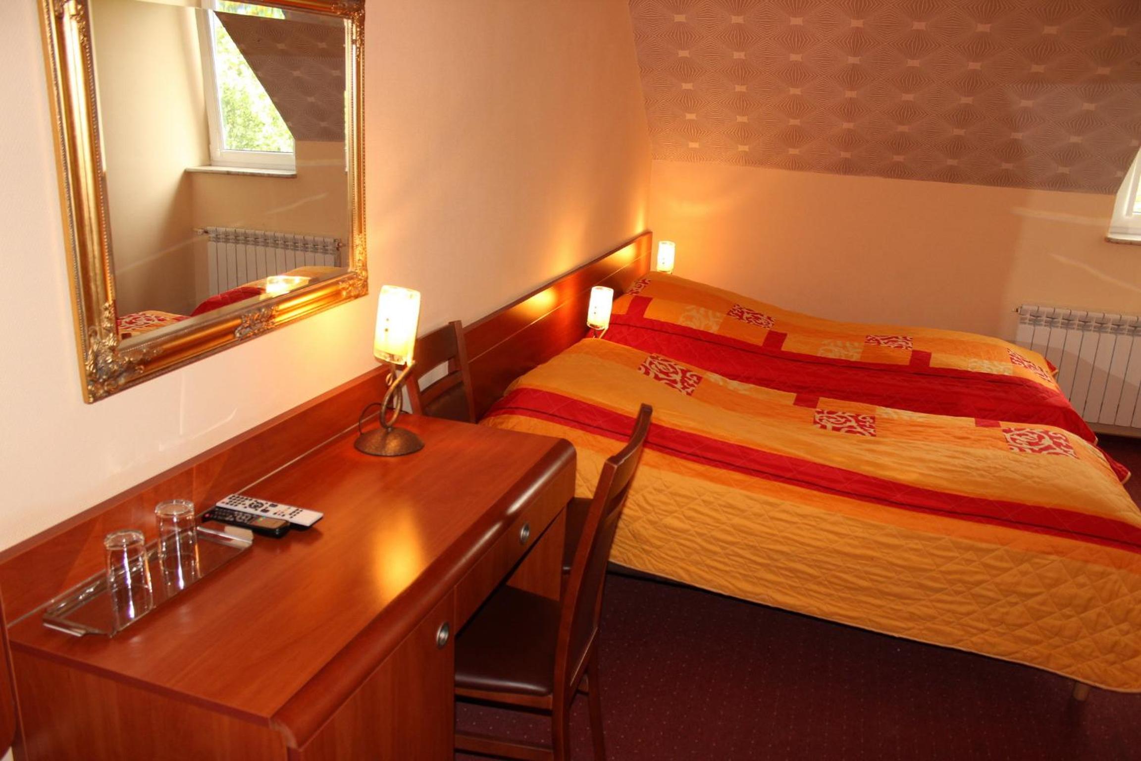 Double or Twin Room - Photo 7