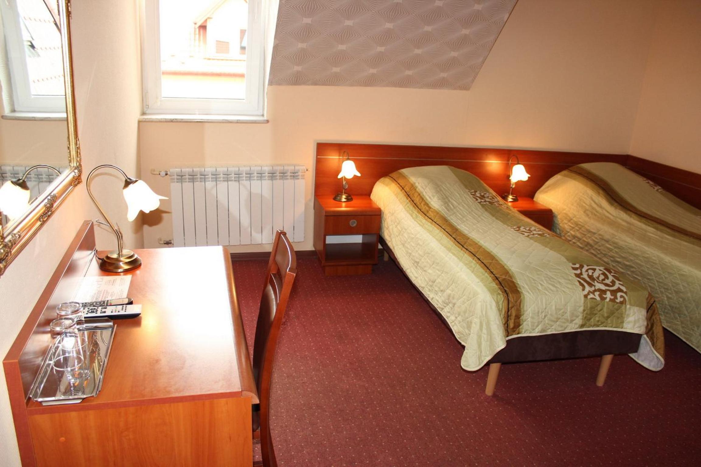 Double or Twin Room - Photo 11