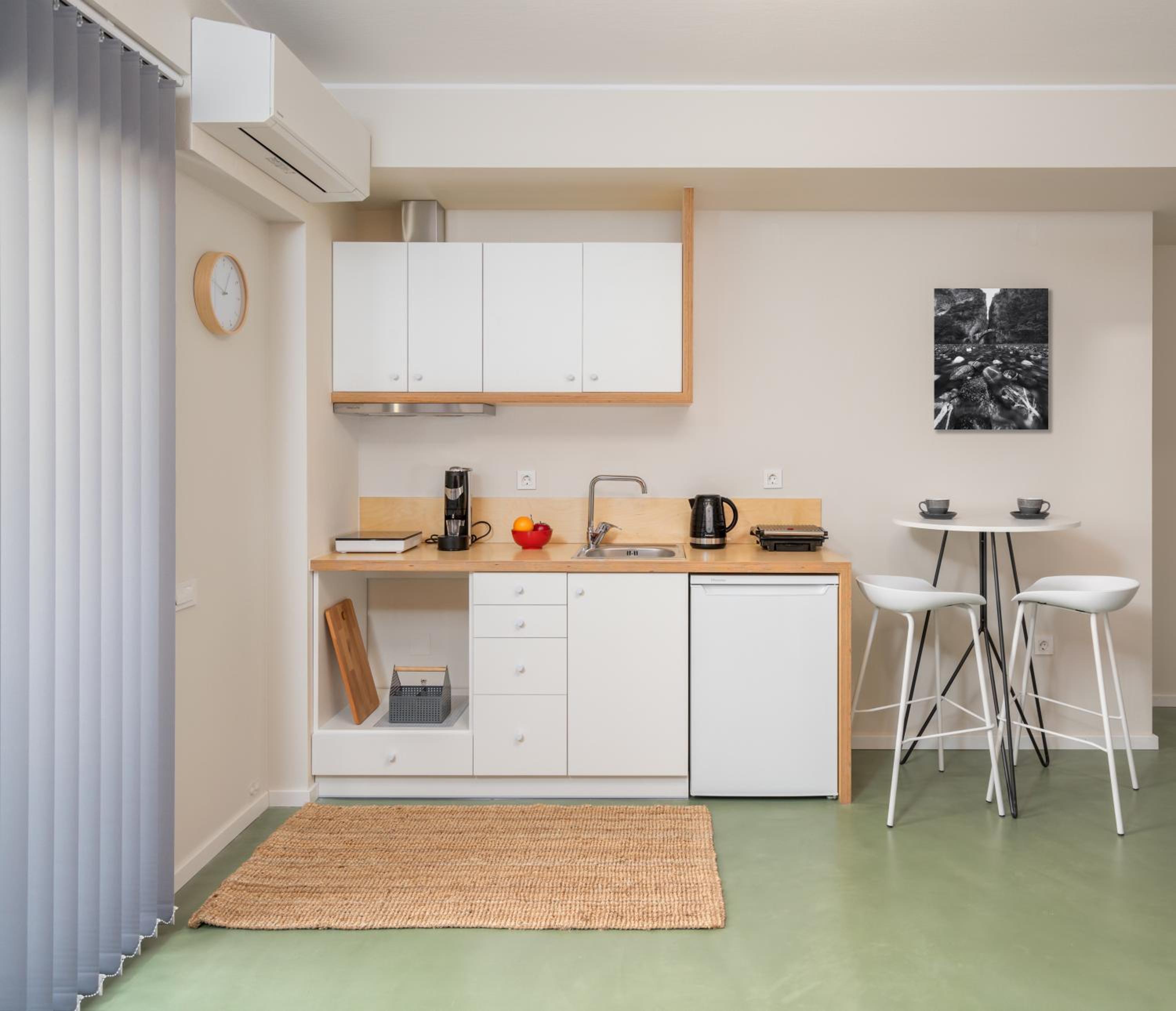 One-Bedroom Apartment photo 2