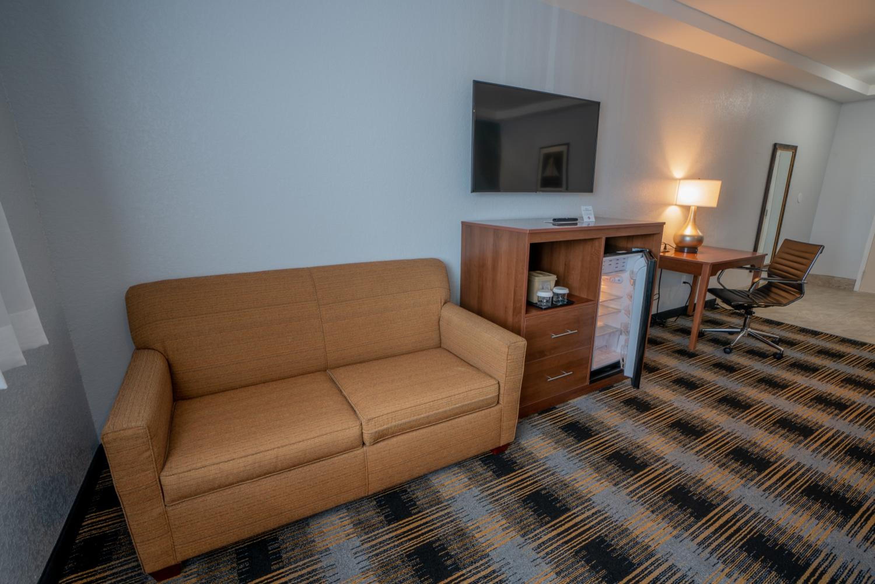 Regency Suite - Photo 3