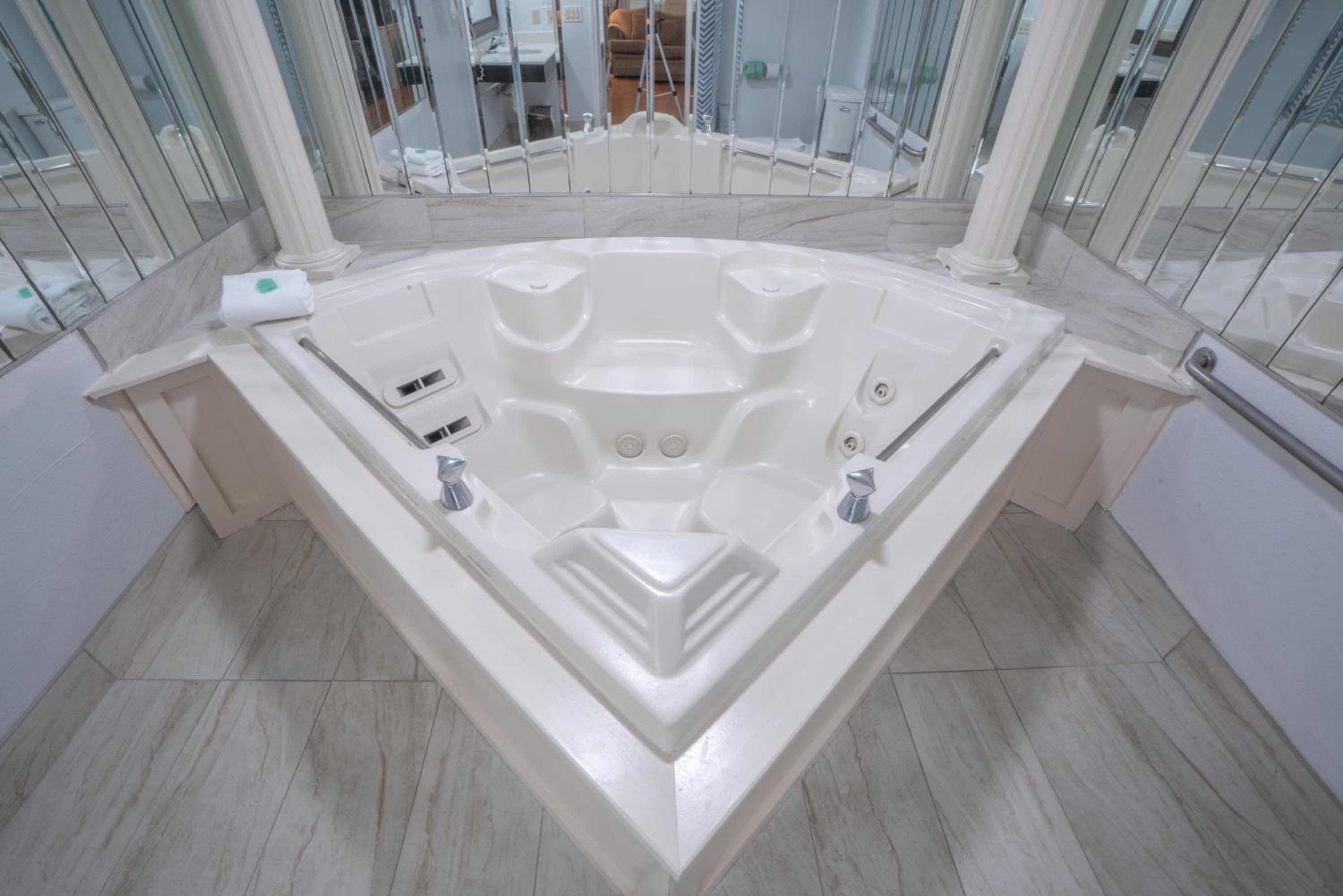 Princess Suite - Photo 6
