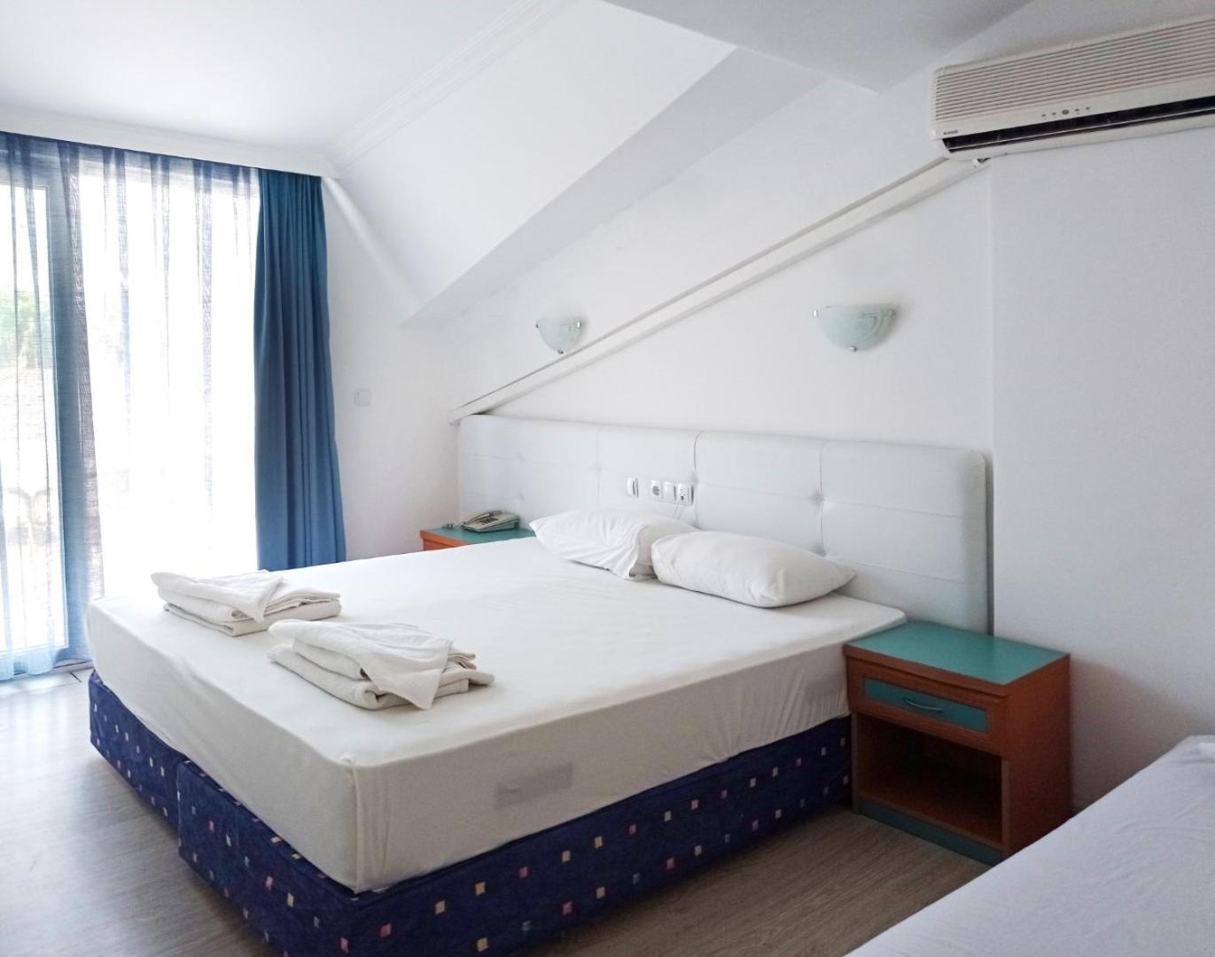 Standard Double or Twin Room - Photo 4