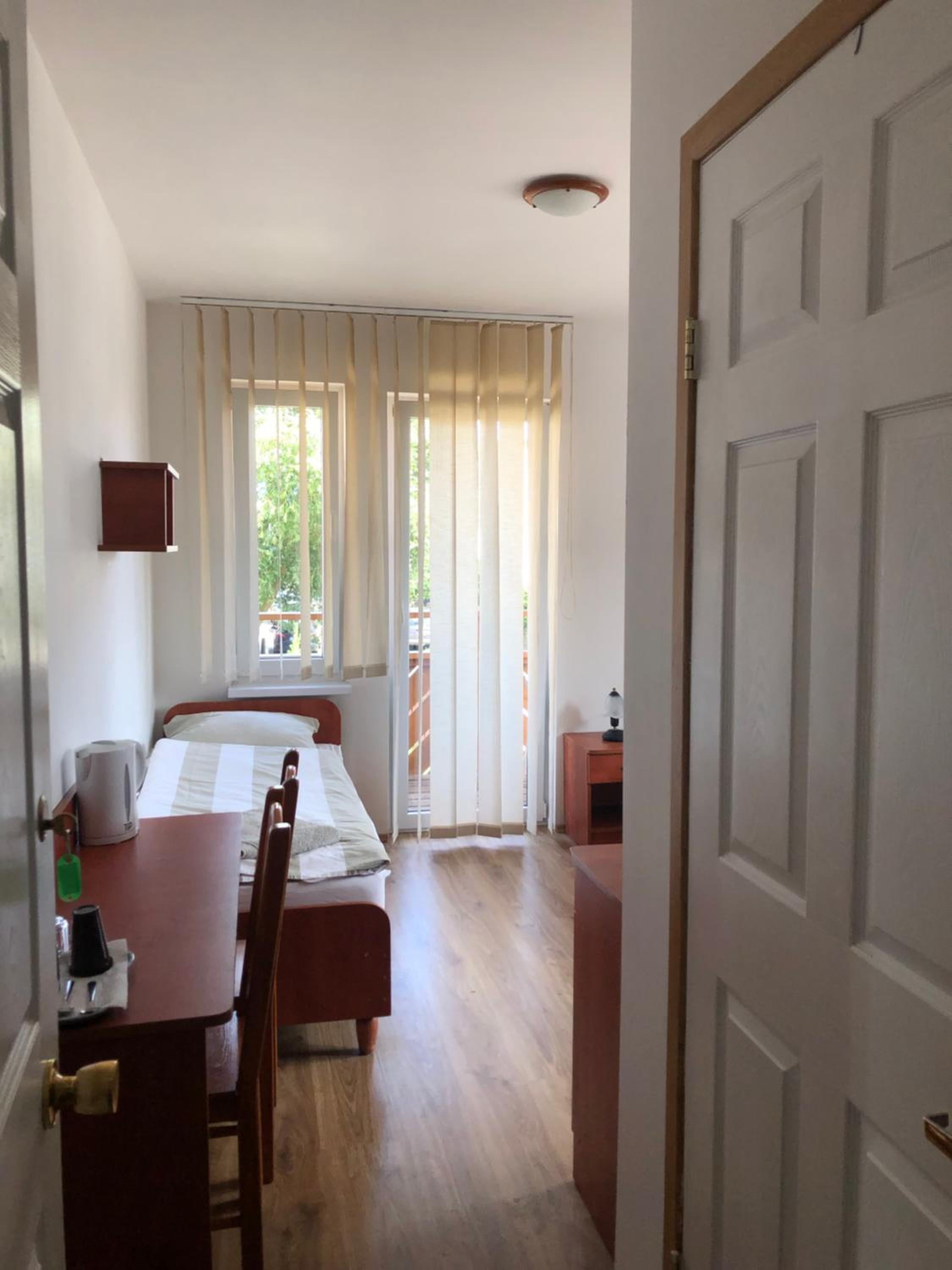 Twin Room with Private Bathroom photo 1