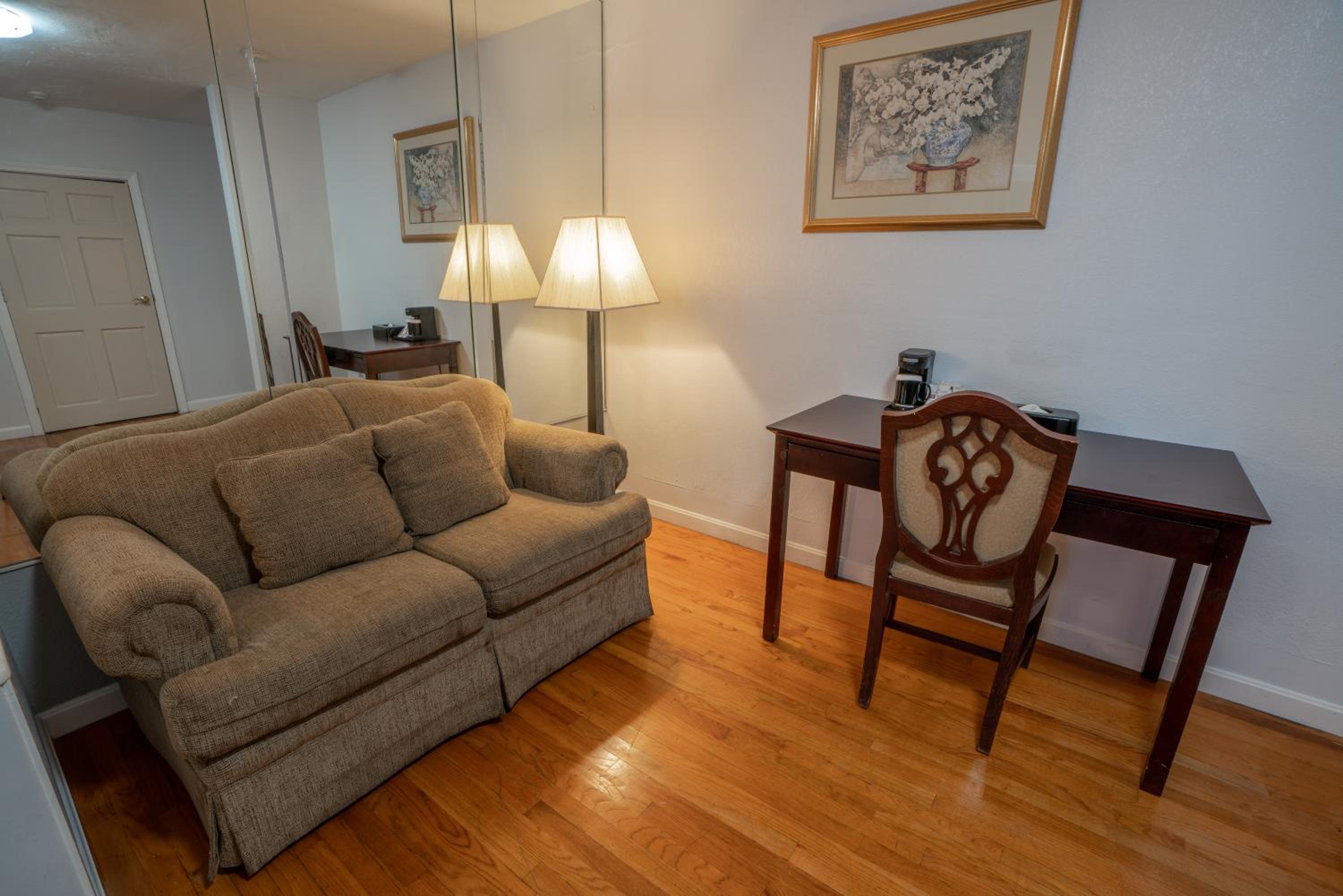 Princess Suite - Photo 3