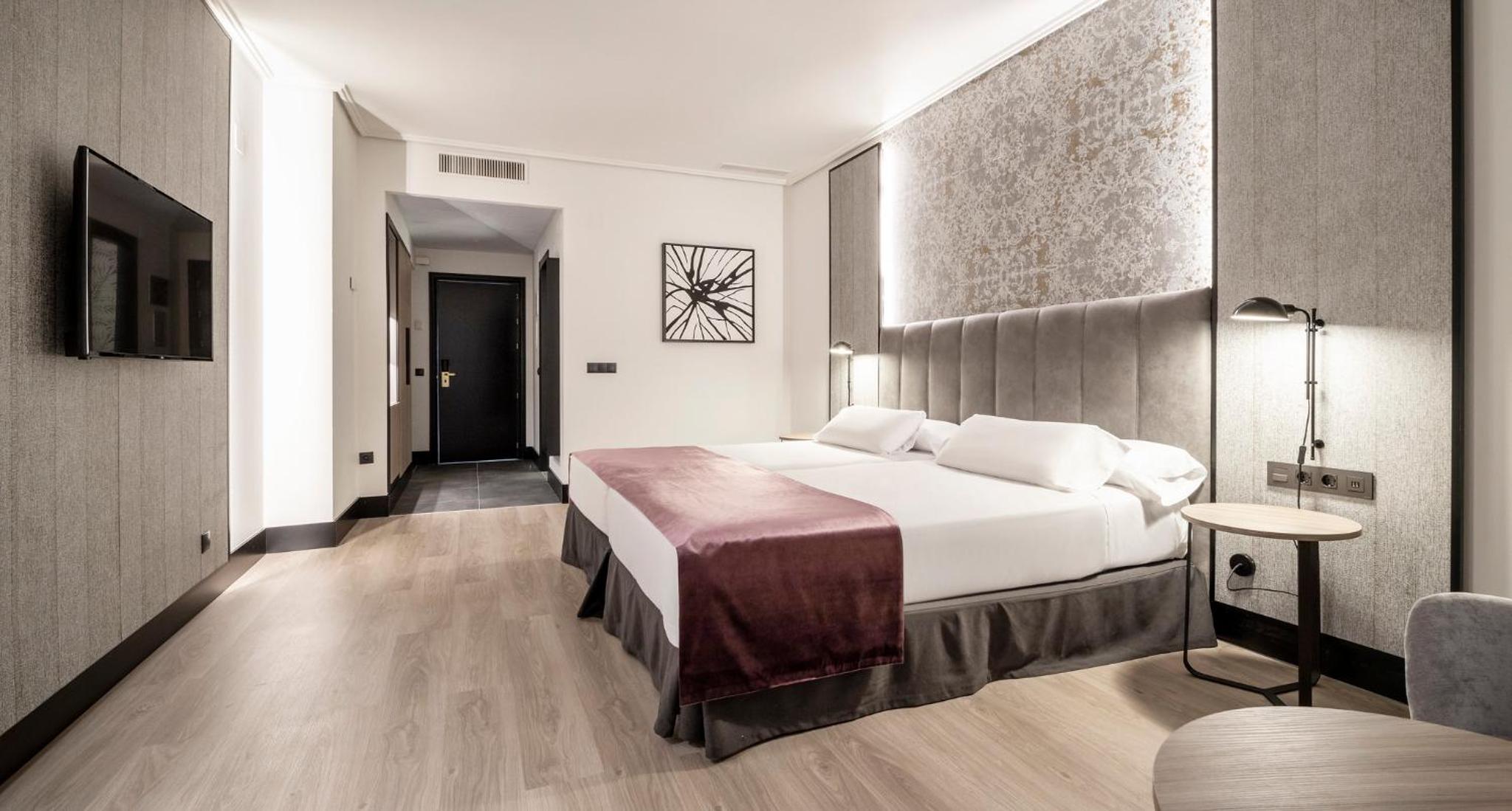 Premium Double Room - Photo 2