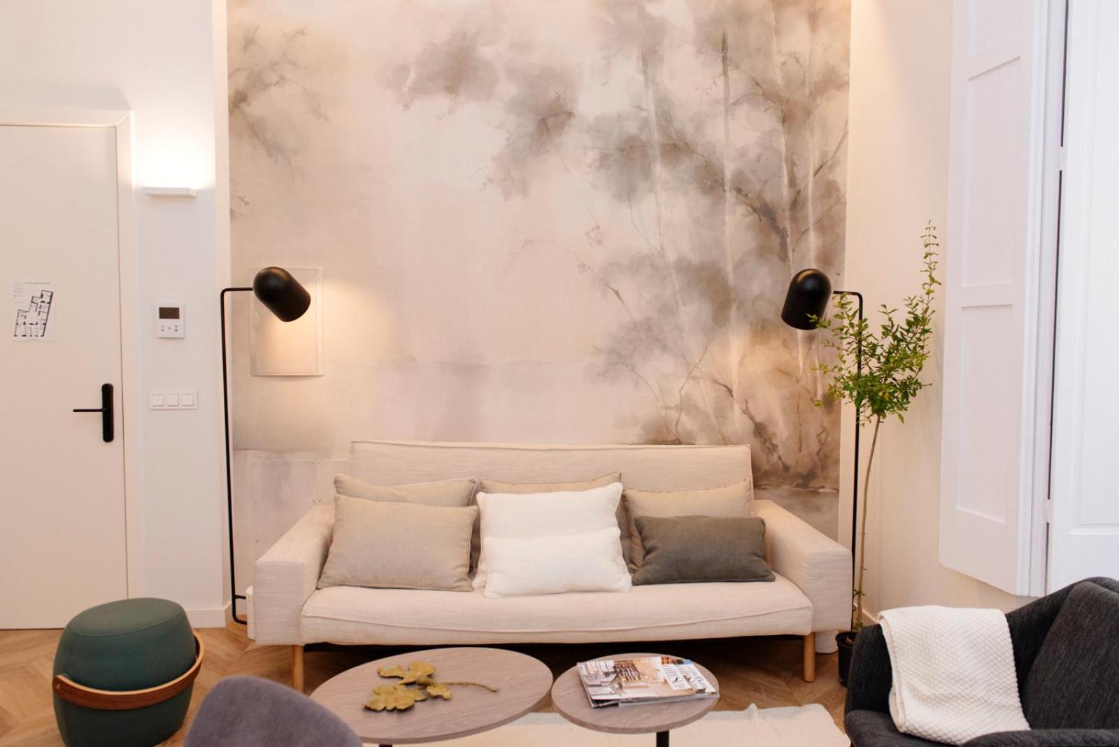 One-Bedroom Apartment - Photo 1