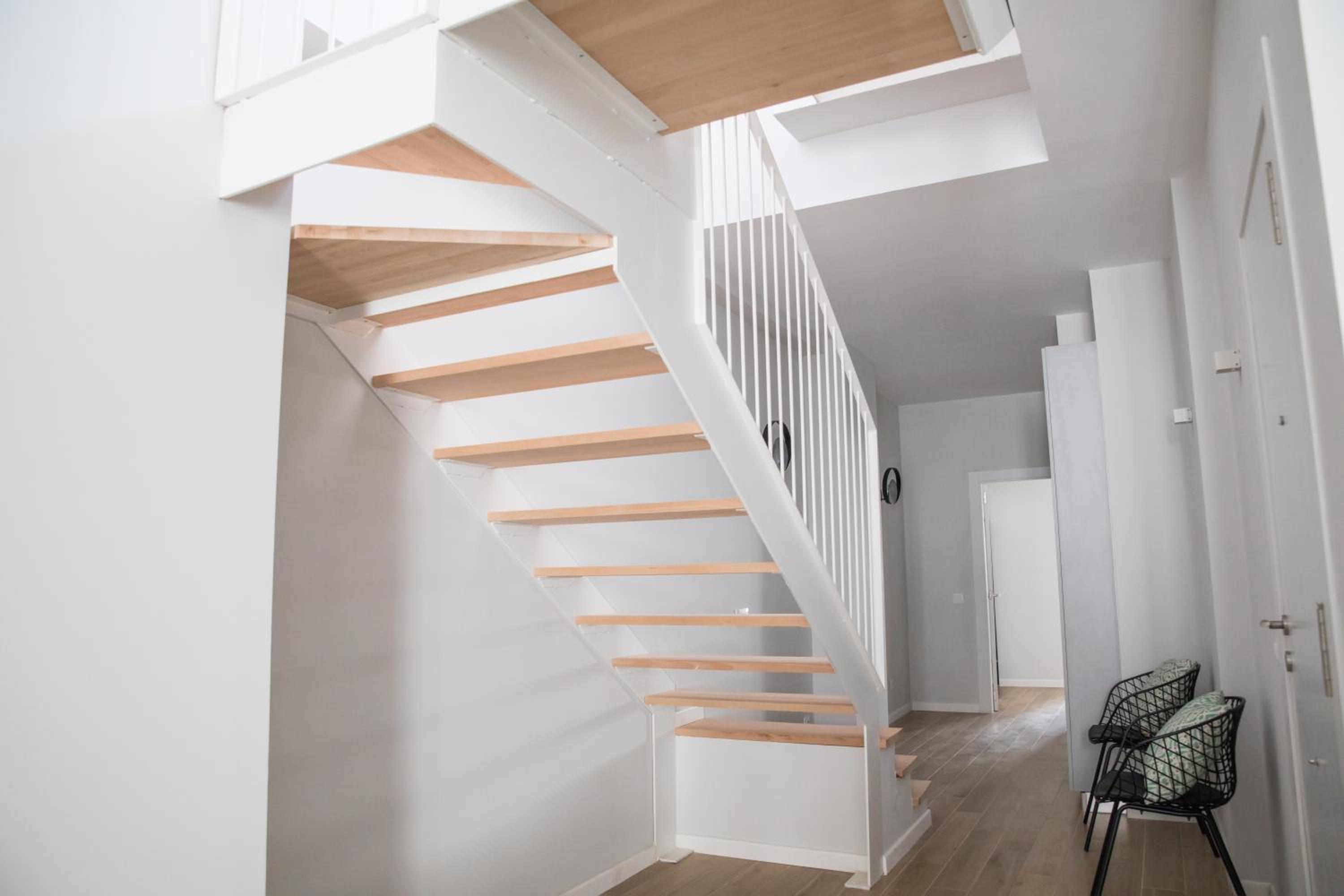 Three-Bedroom Apartment with Terrace - Photo 9