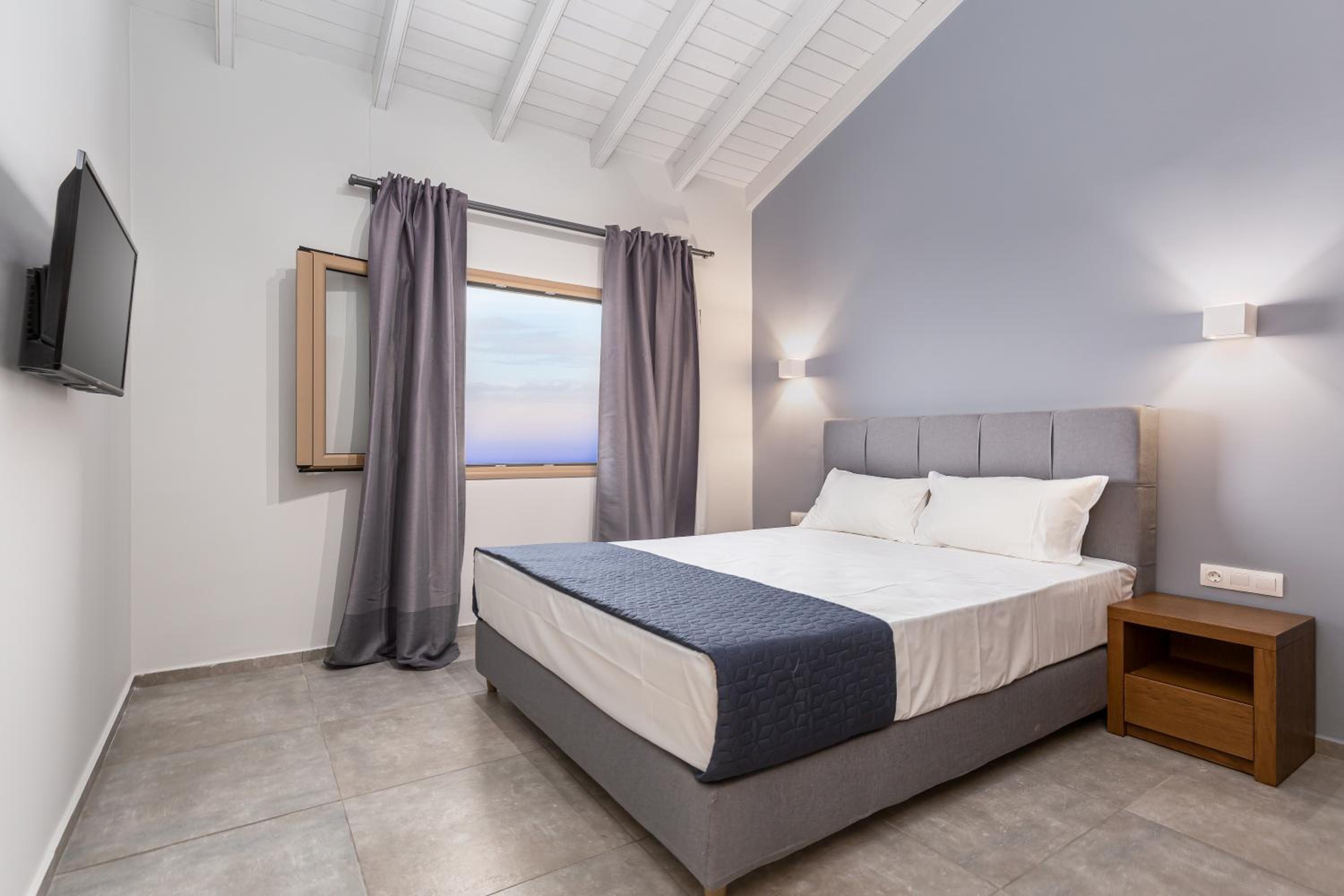 Suite with Sea View - Photo 10