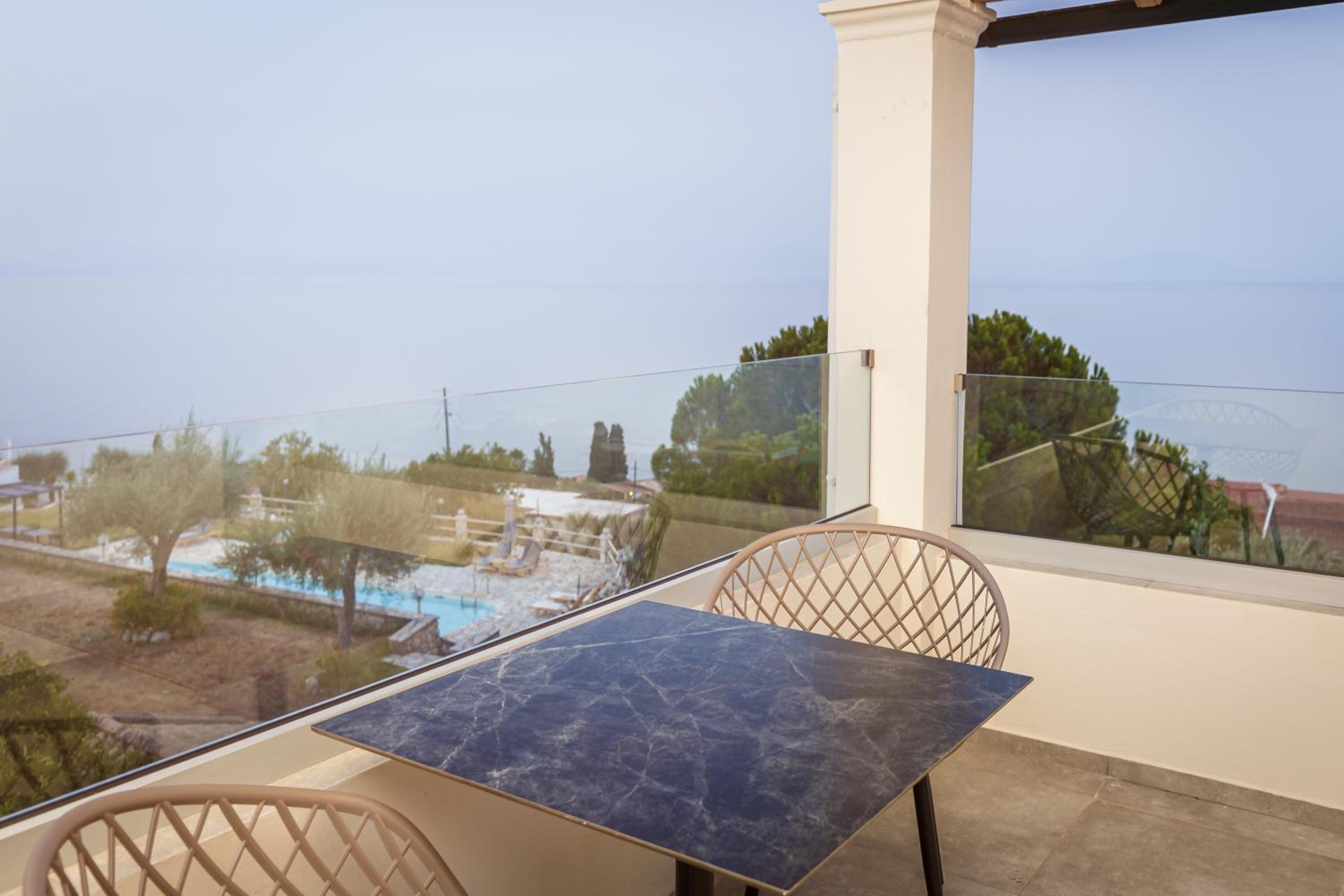 Suite with Sea View - Photo 5