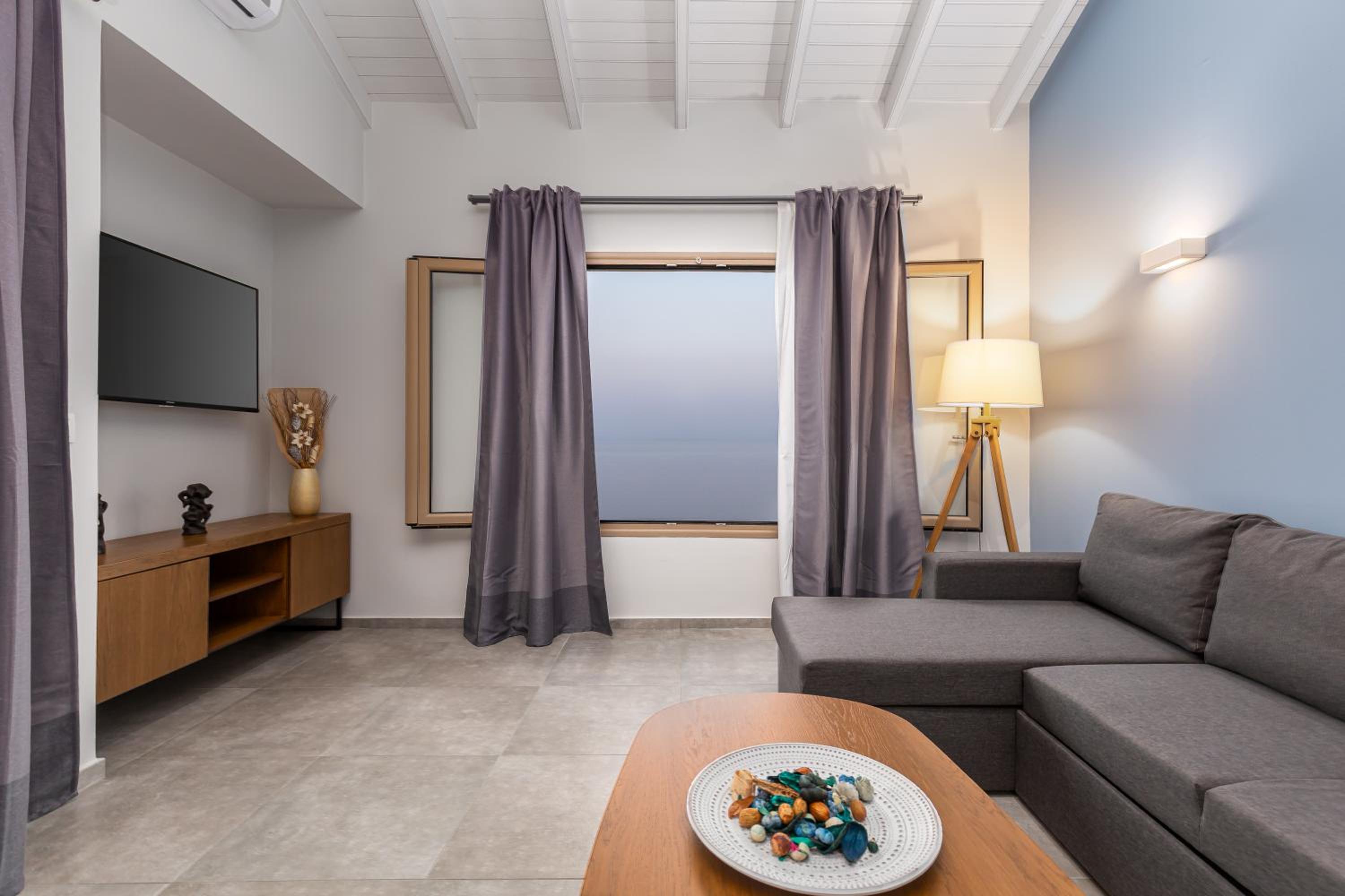 Suite with Sea View - Photo 7