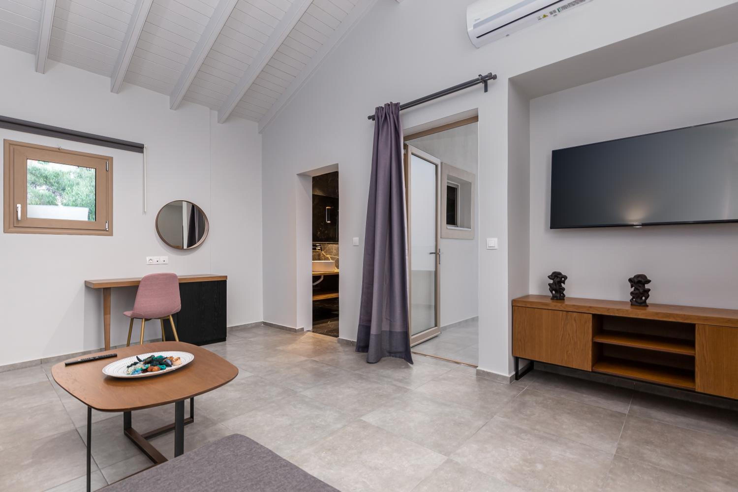 Suite with Sea View - Photo 9