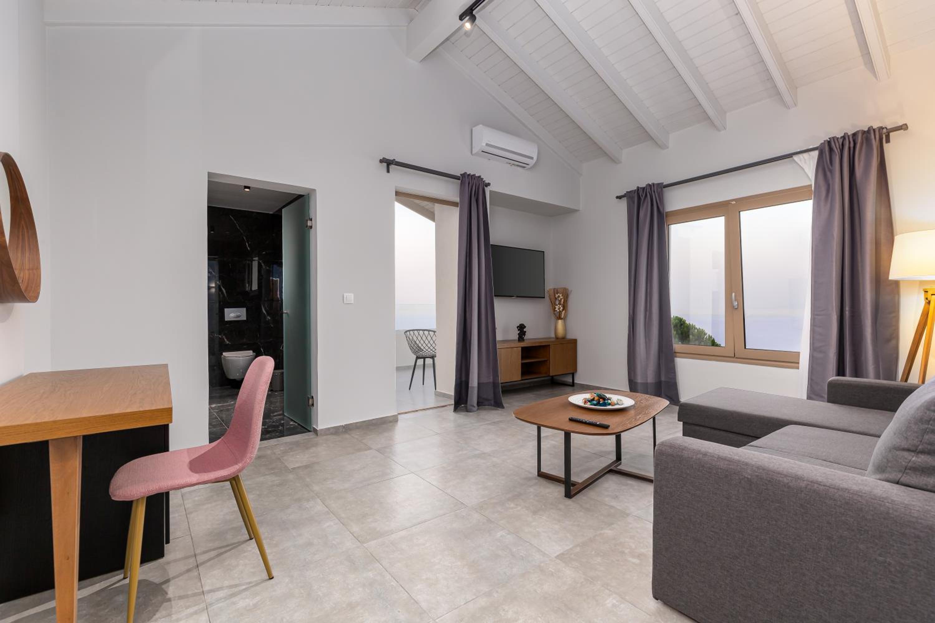 Suite with Sea View - Photo 1
