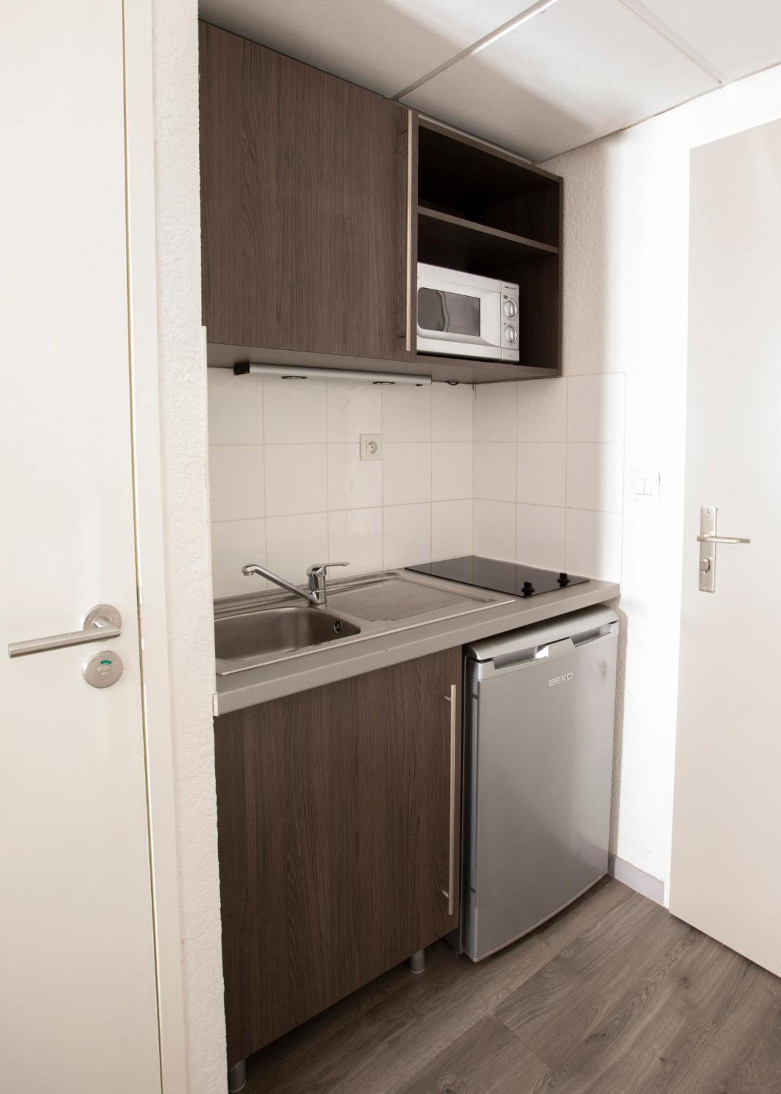 Studio (2 Adults) - Photo 8