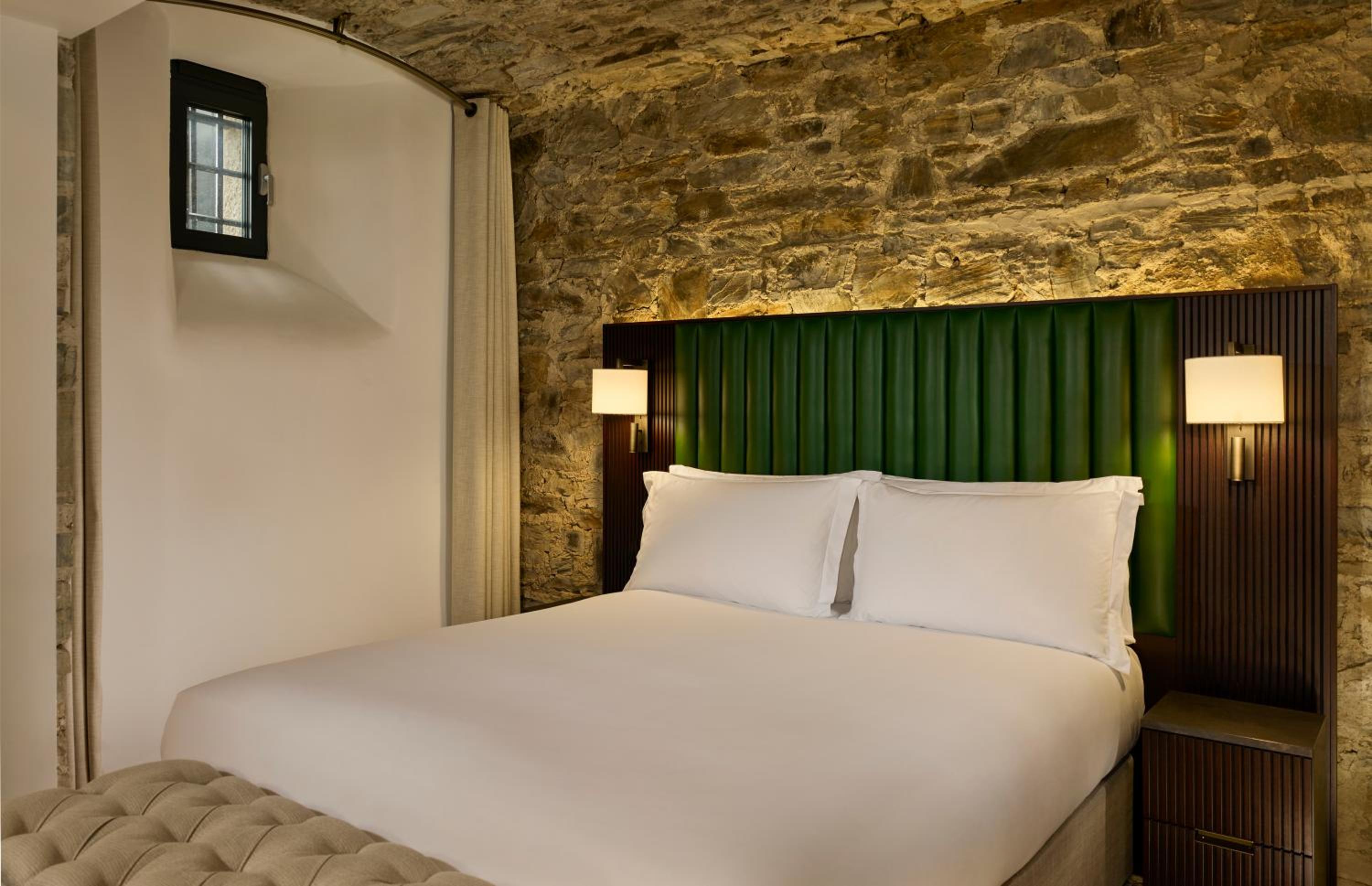 Double Room - Photo 4