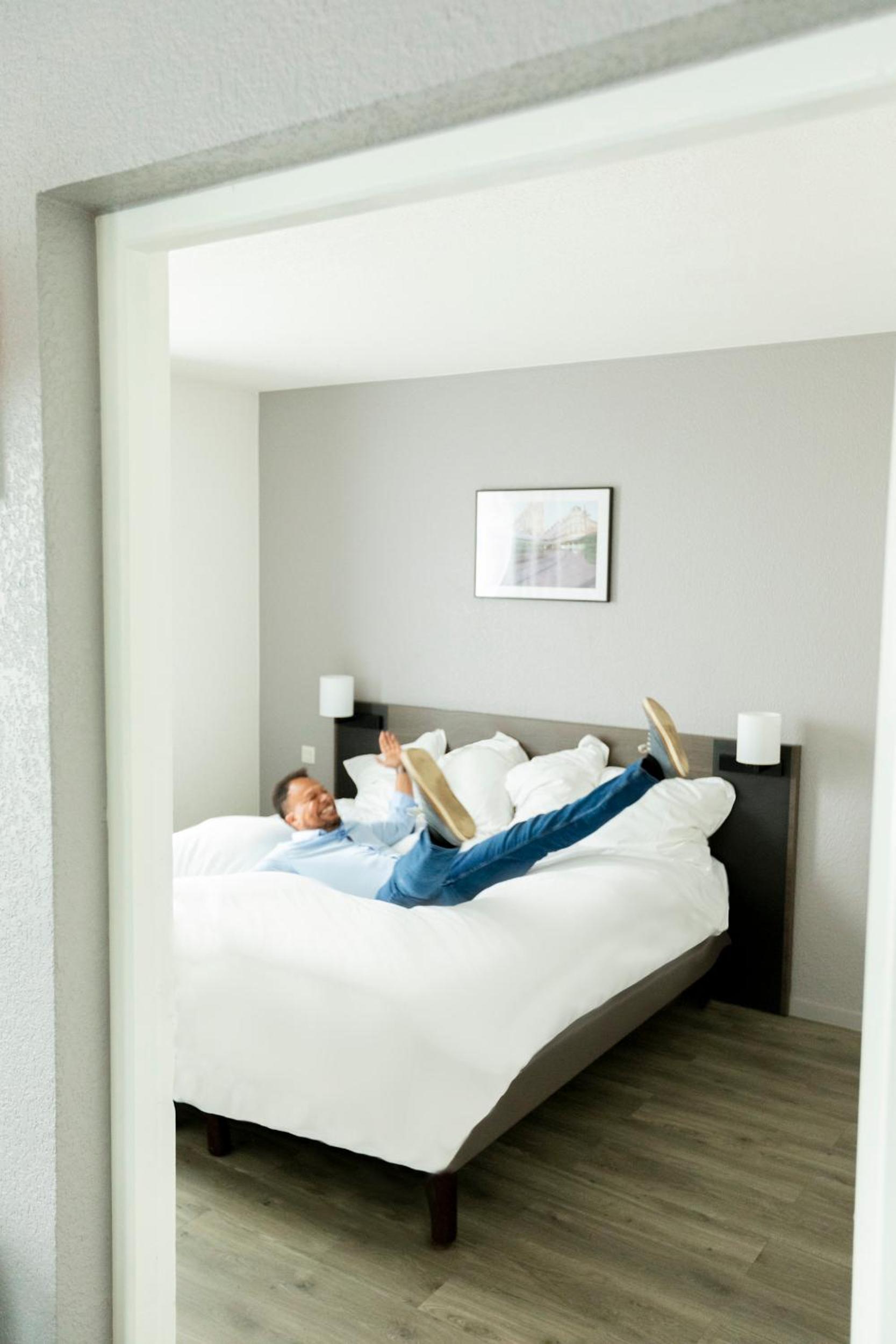 One-Bedroom Apartment - Photo 9