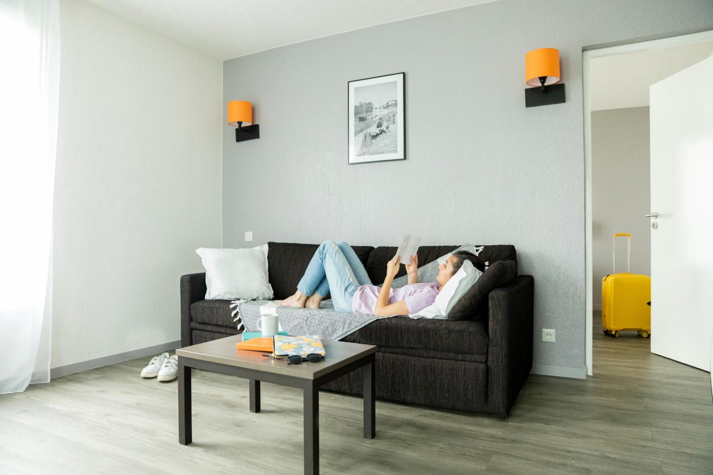 One-Bedroom Apartment - Photo 12