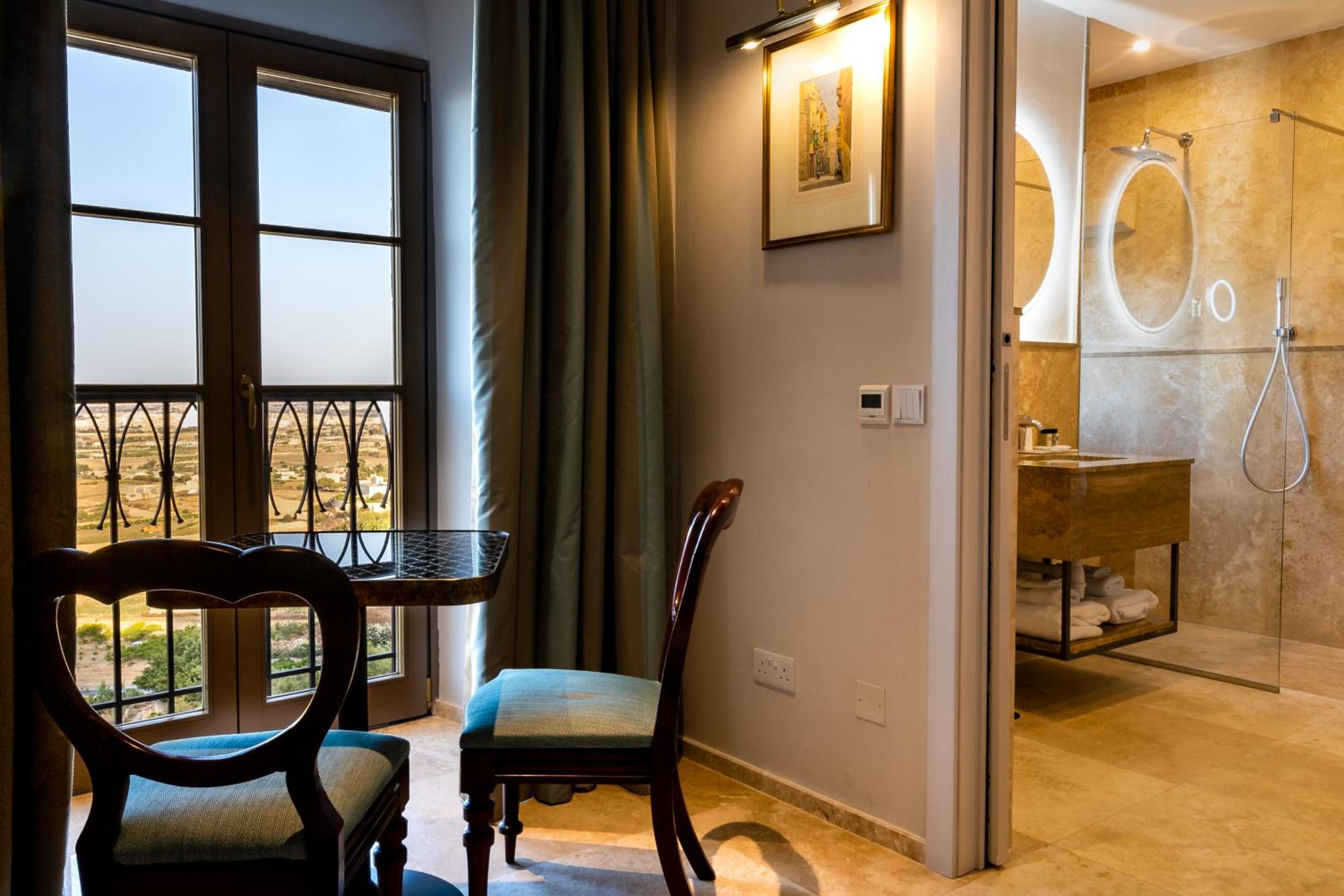 Deluxe Room with Panoramic View - Photo 1