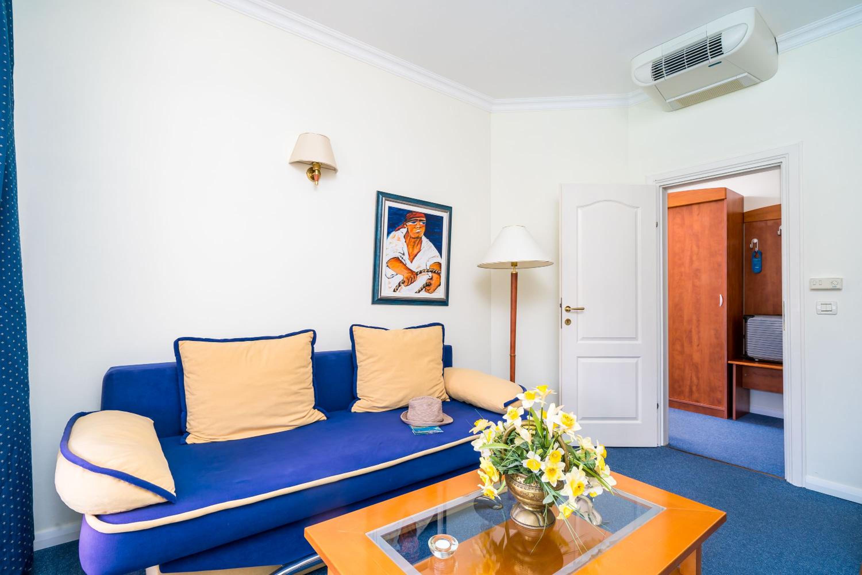 Suite with Balcony photo 1