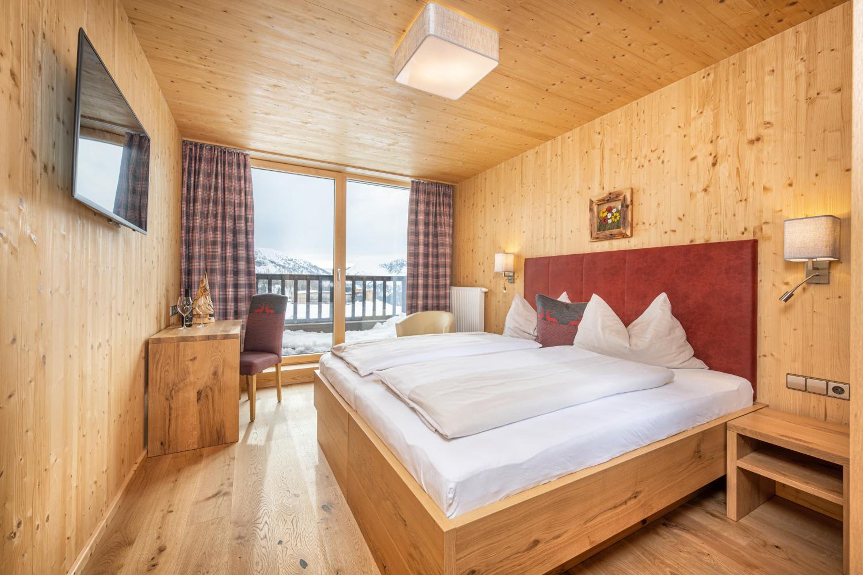 Double Room with Balcony and Panoramic Mountain View