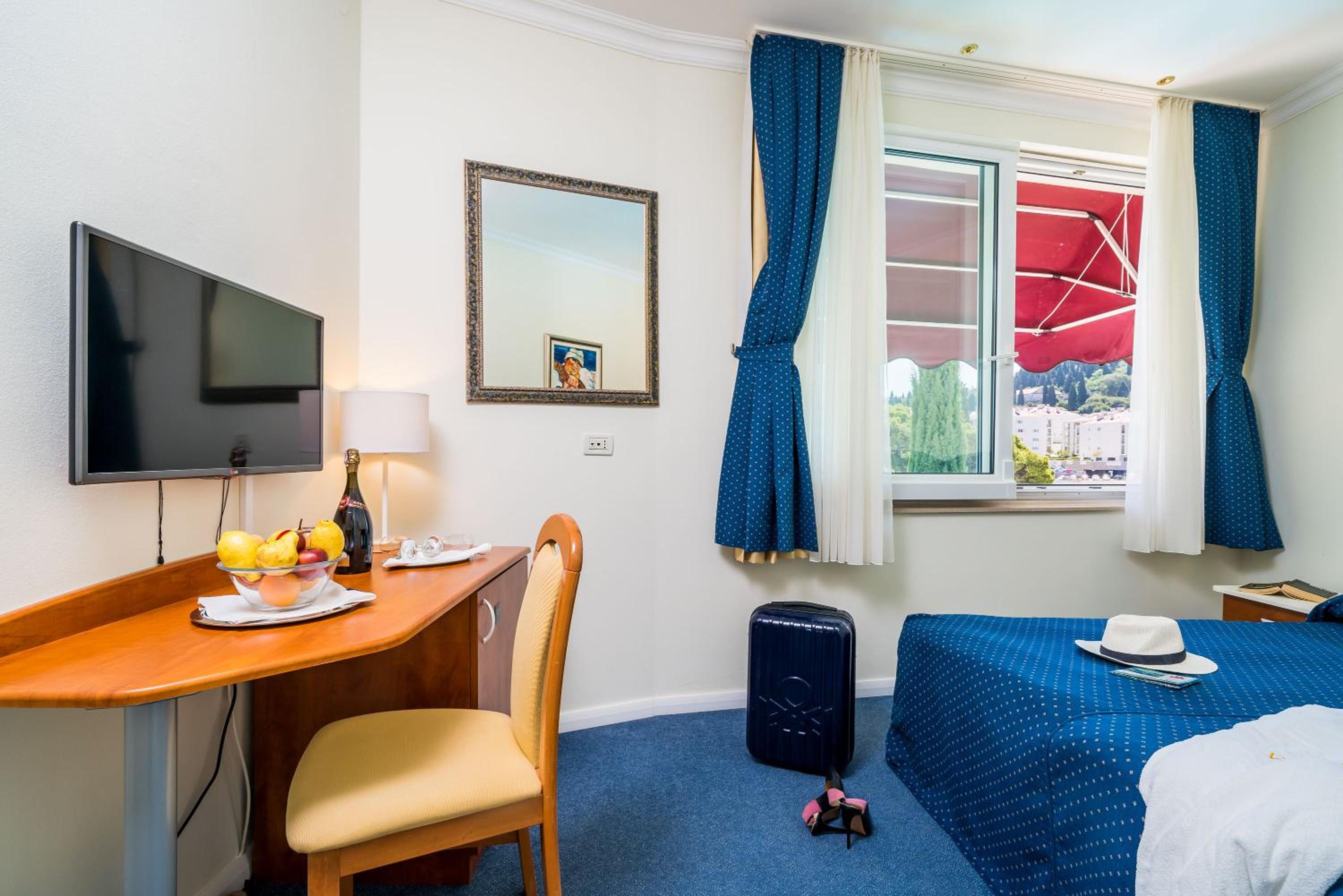 Standard Double Room photo 3