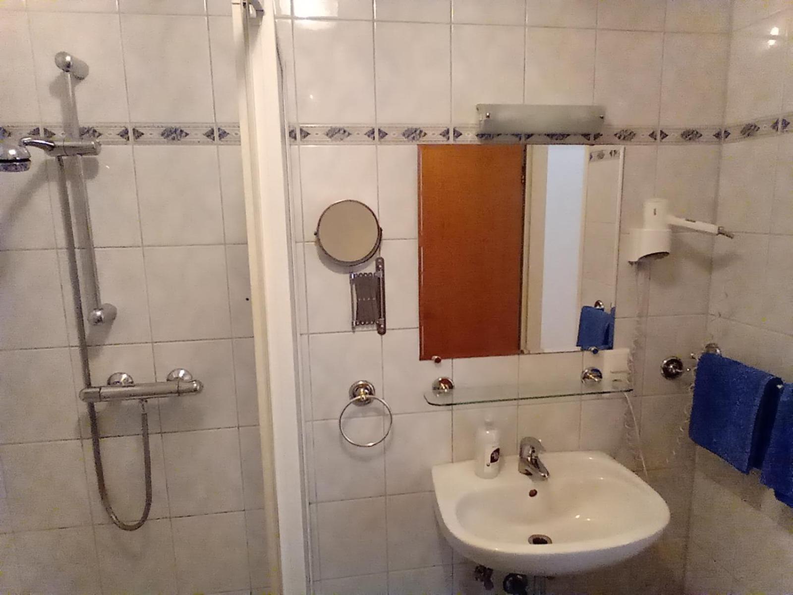Apartment with Terrace - Photo 16