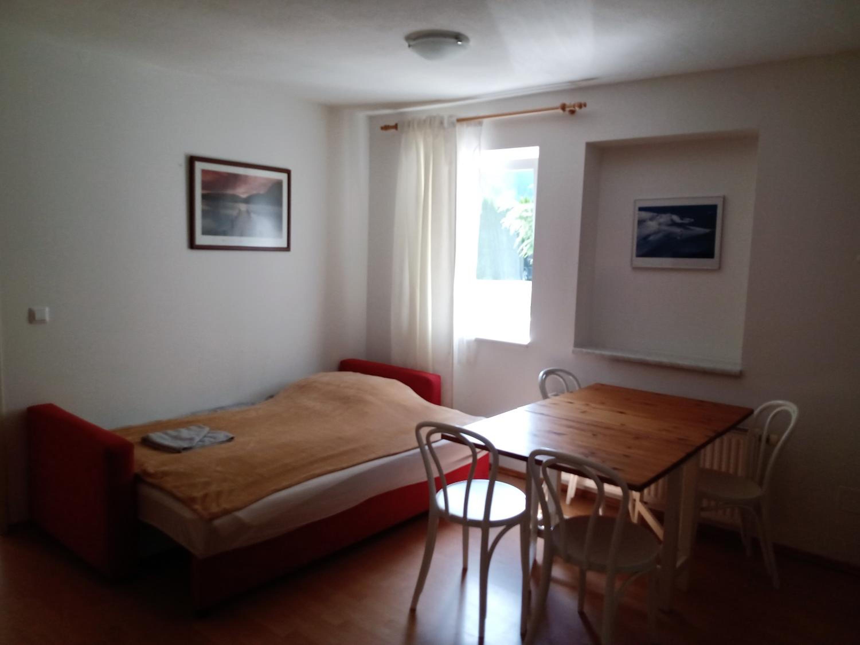 Apartment with Terrace - Photo 14