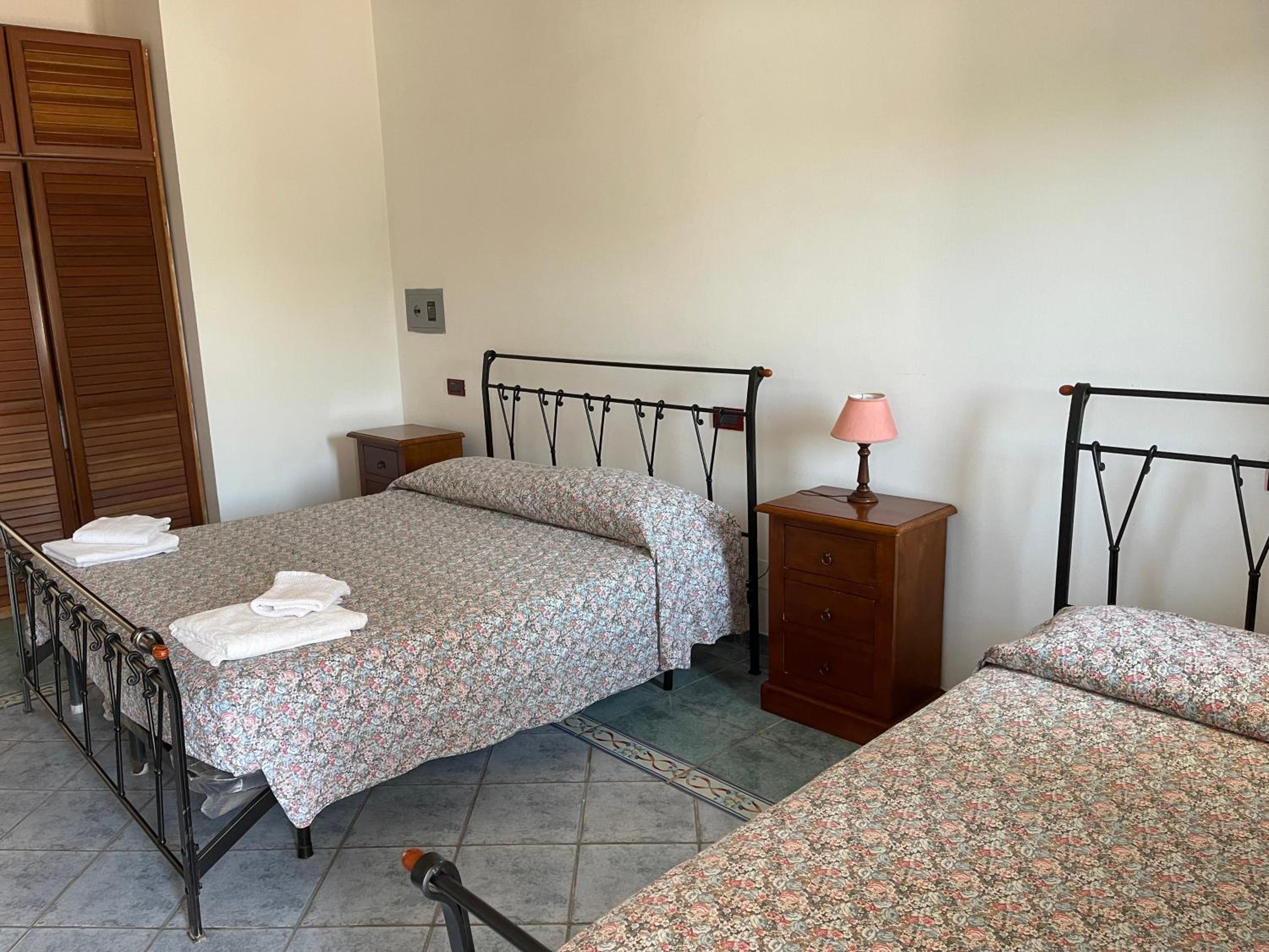 Quadruple Room with Balcony photo 3