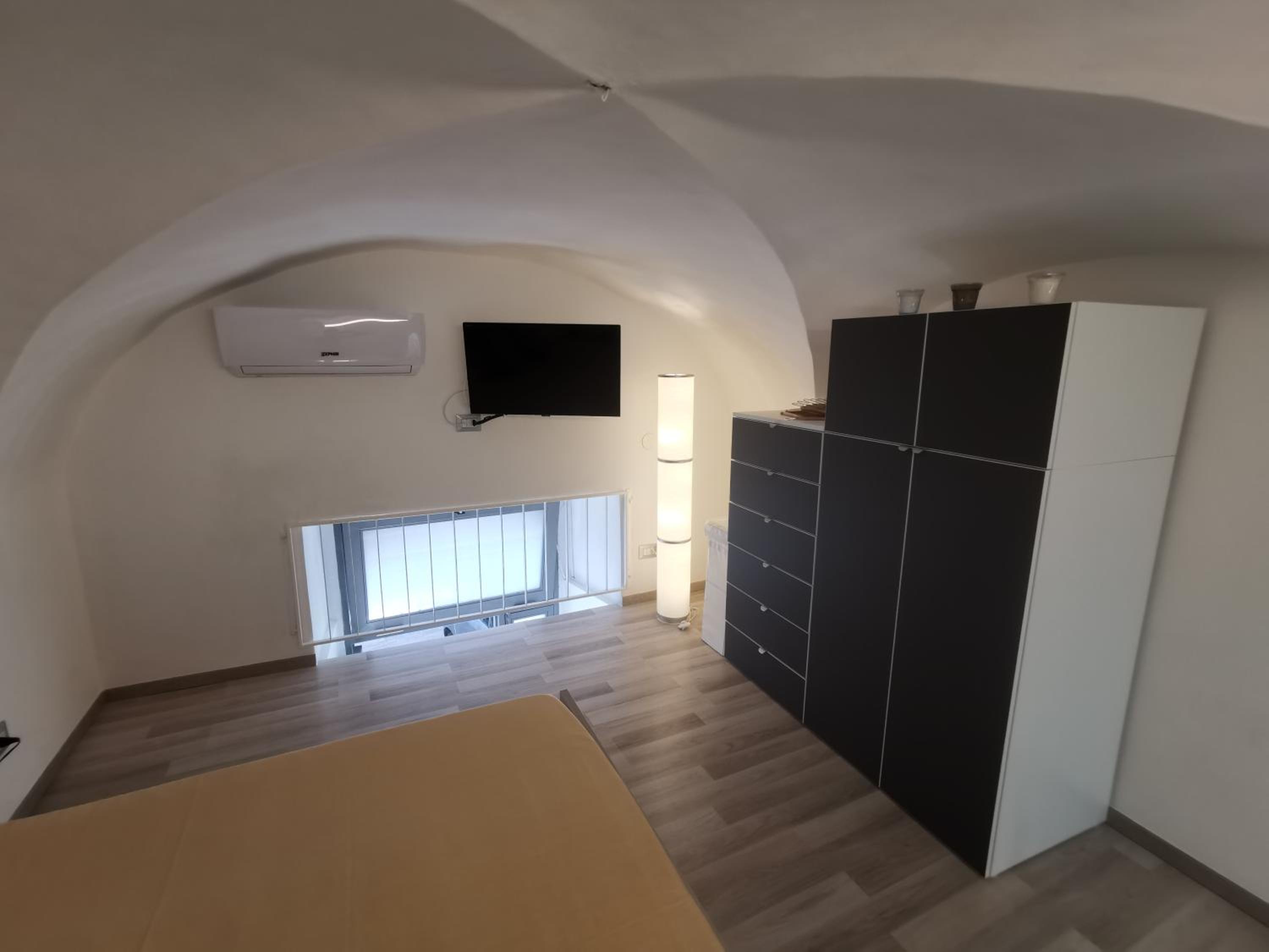 One-Bedroom House - Photo 25
