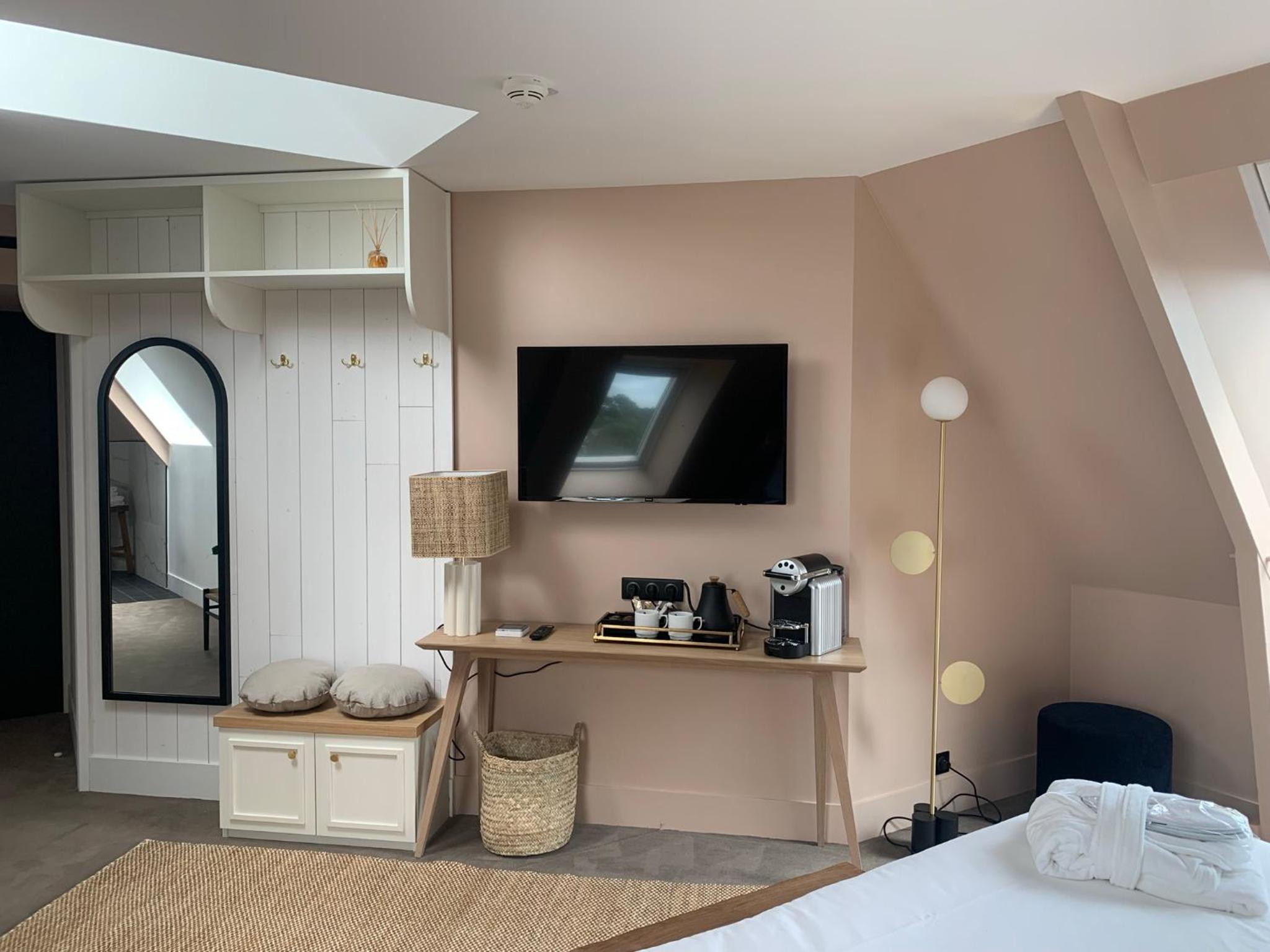 Suite - Photo 3