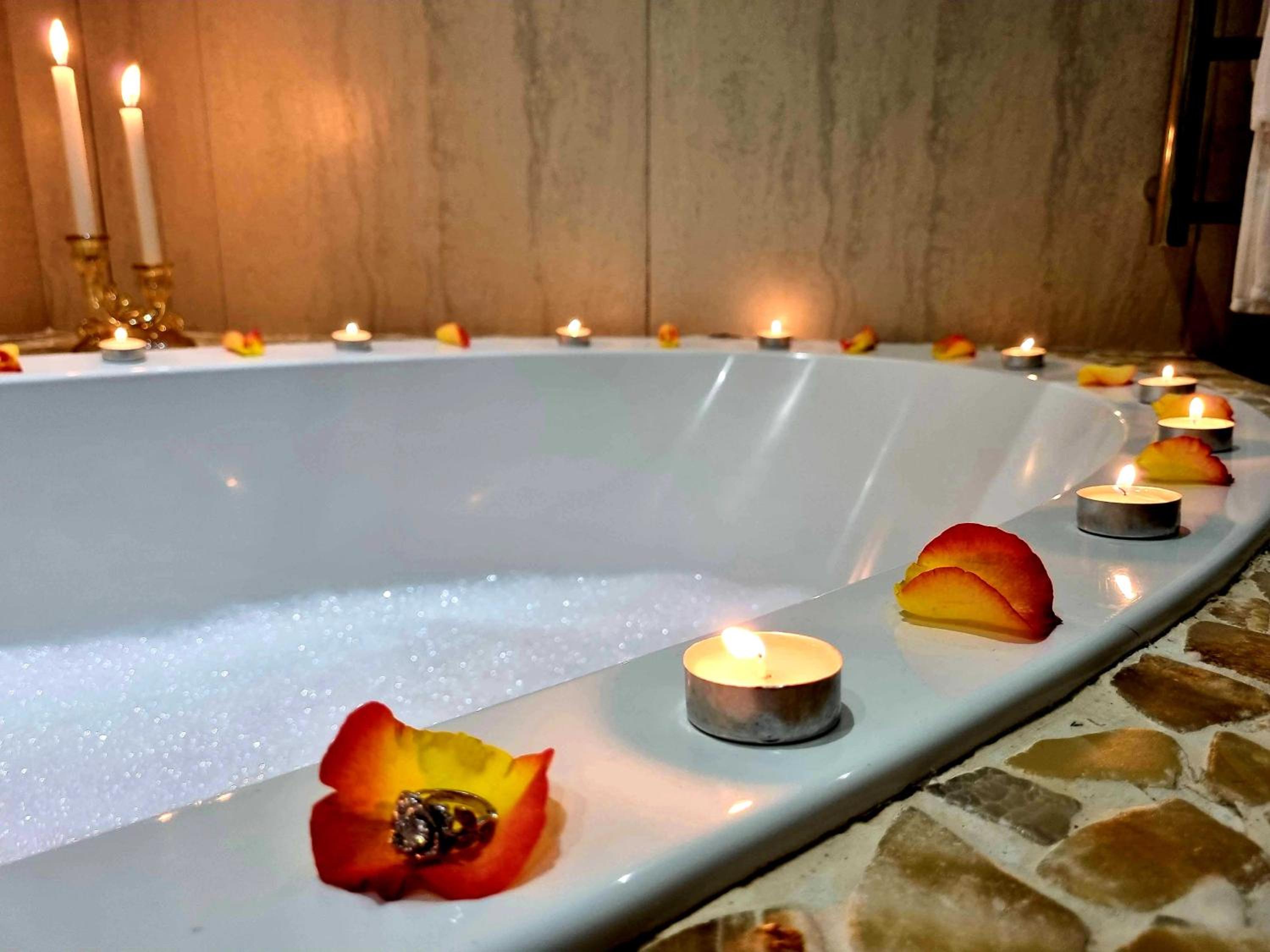 Honeymoon Suite photo 2