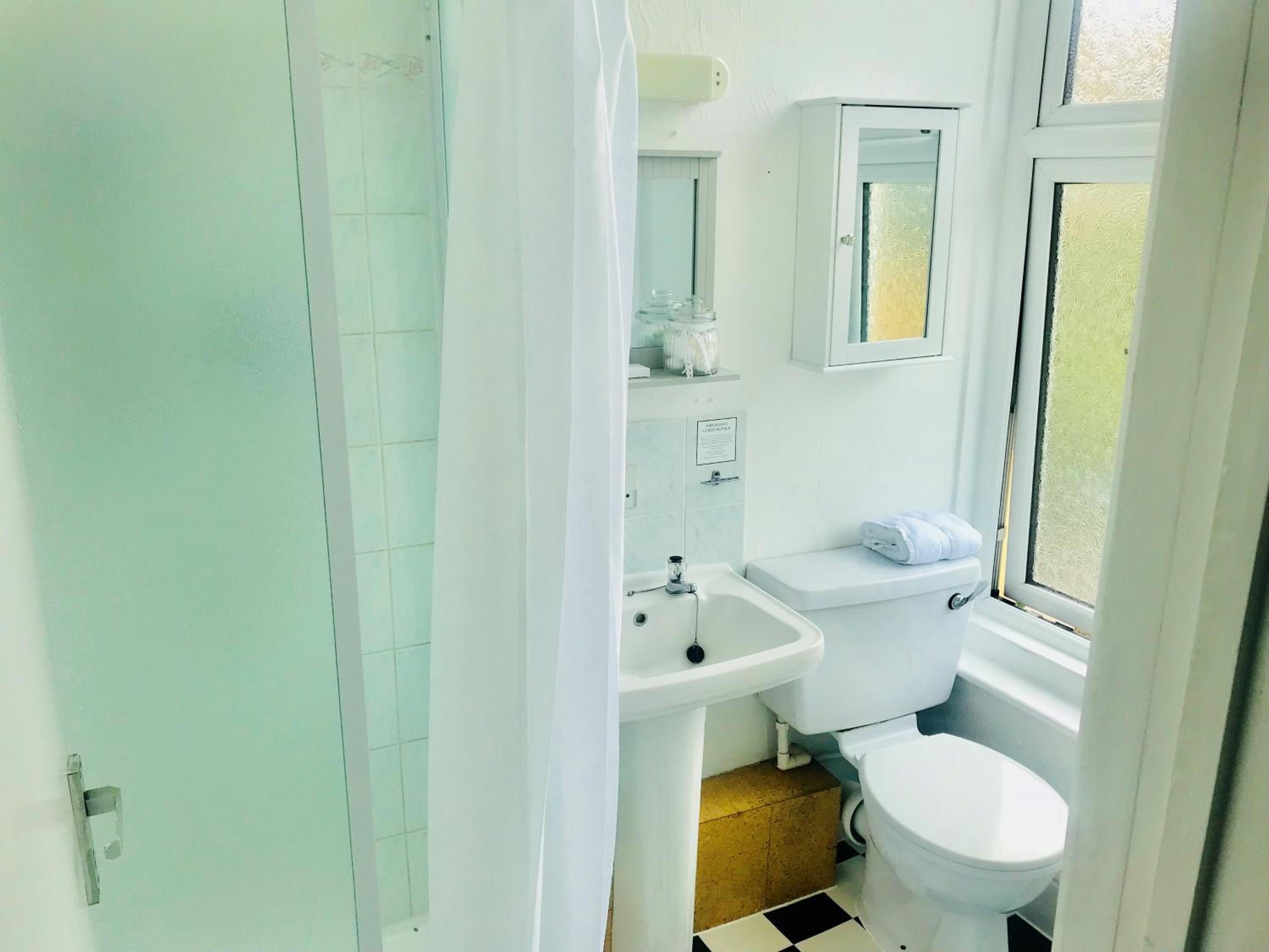 Double Room with Private Bathroom photo 2