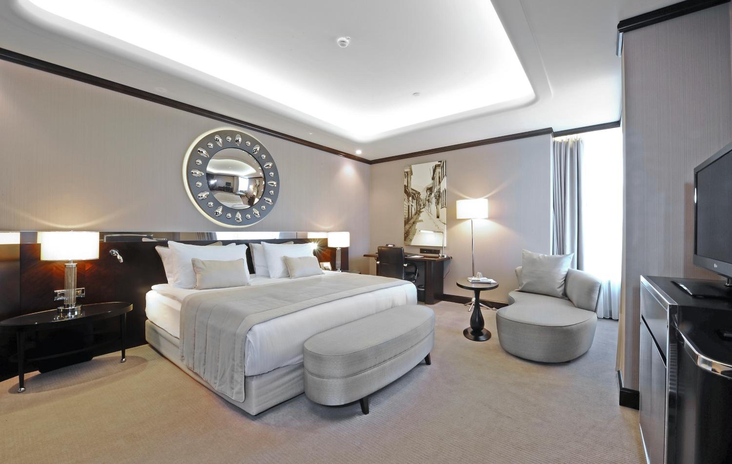 Premium Corner King Room - Smoking
